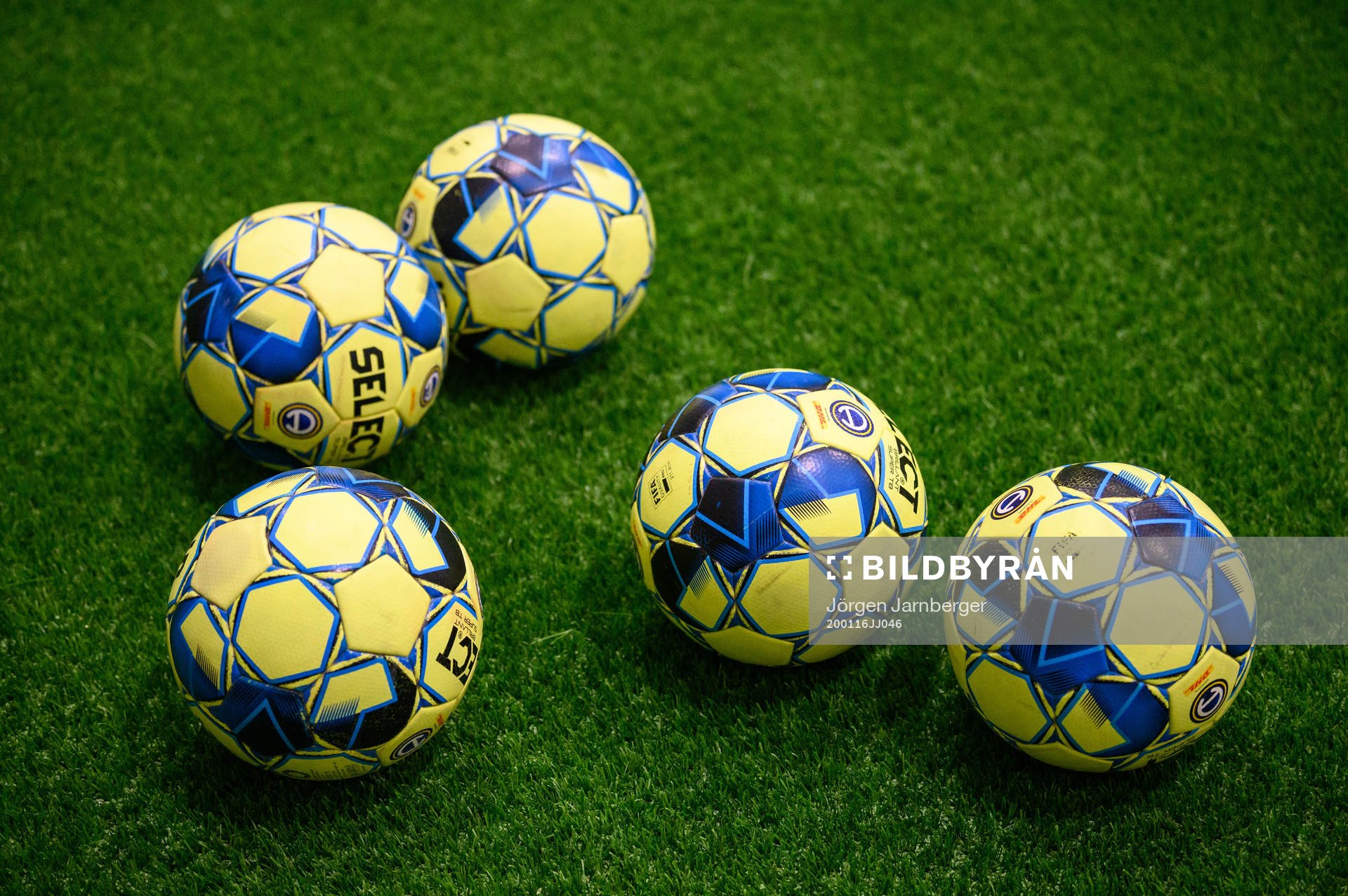 Select fotbollar på konstgräset