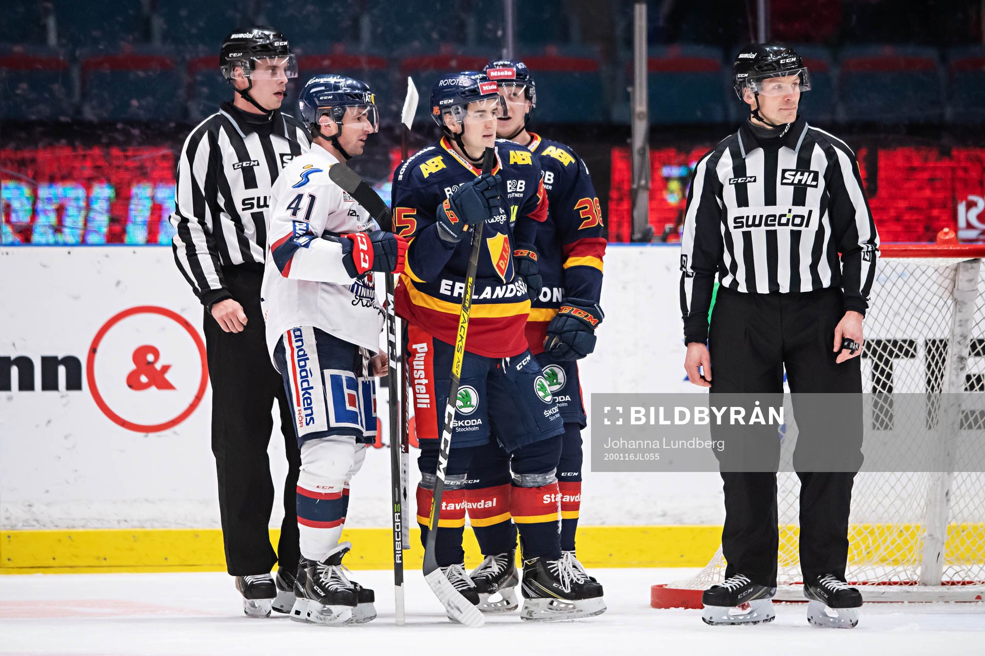 Linköpings Broc Little och Djurgårdens Michael Haga
