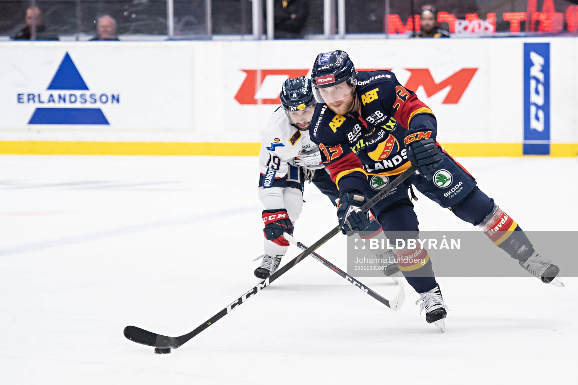 Linköpings Joe Whitney och Djurgårdens Linus Hultström