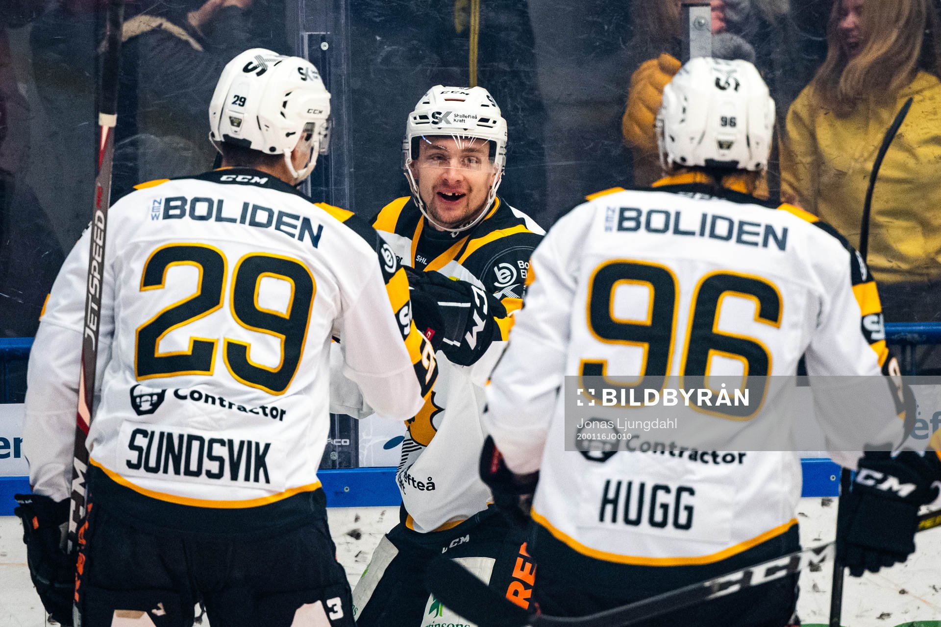 Skellefteås Adam Pettersson jublar