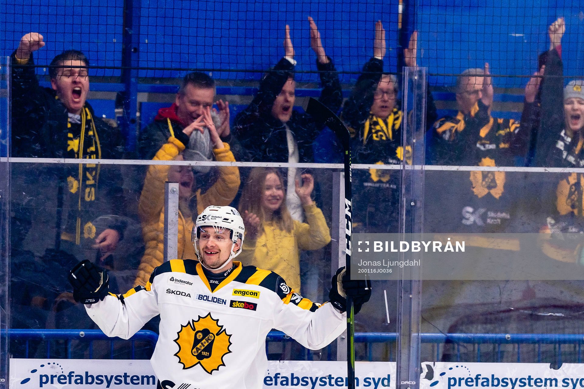 Skellefteås Adam Pettersson jublar