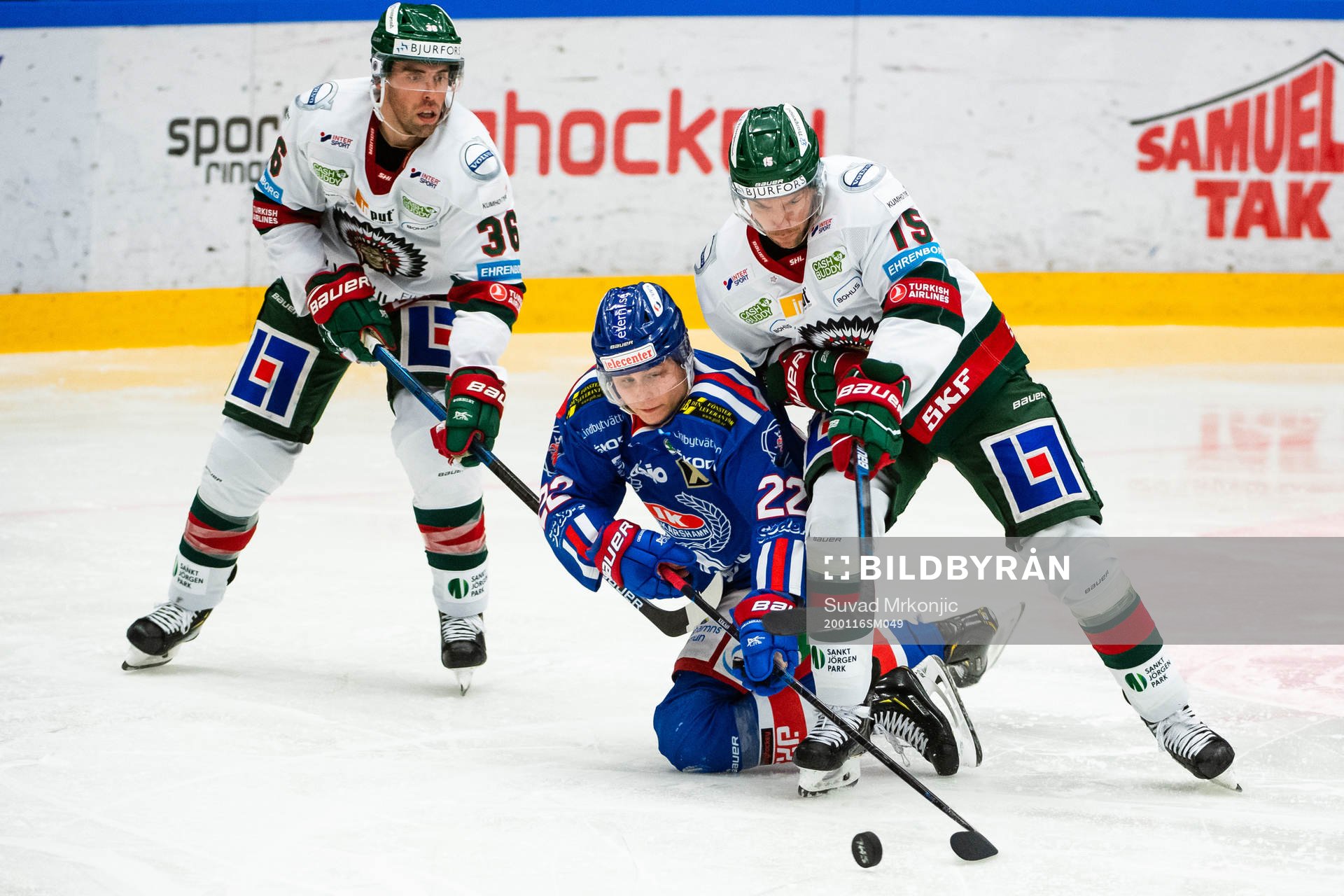 Oskarshamns John Dahlström i en kamp mot Frölundas