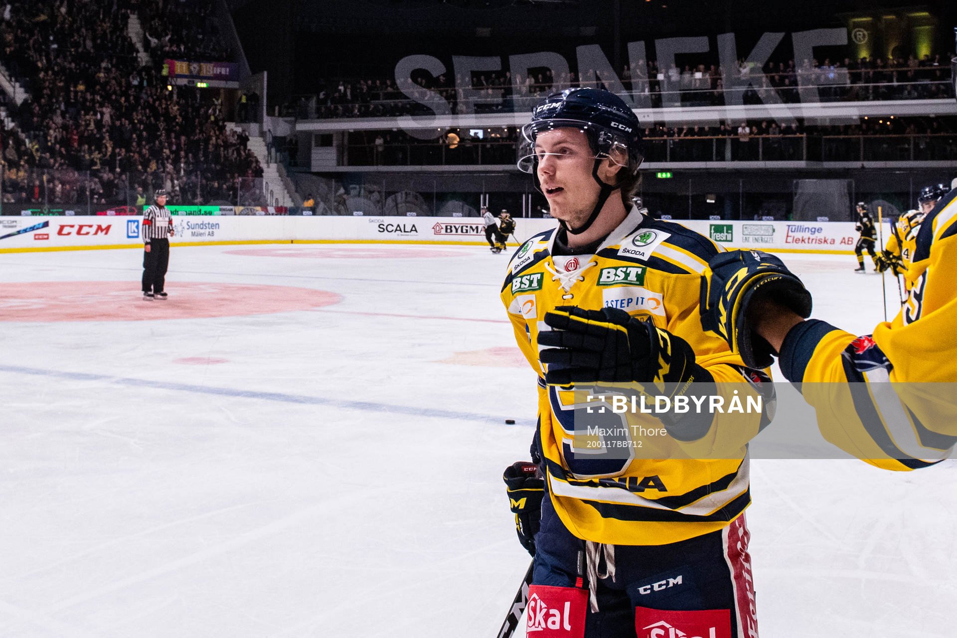 Södertäljes Nick Olesen jublar