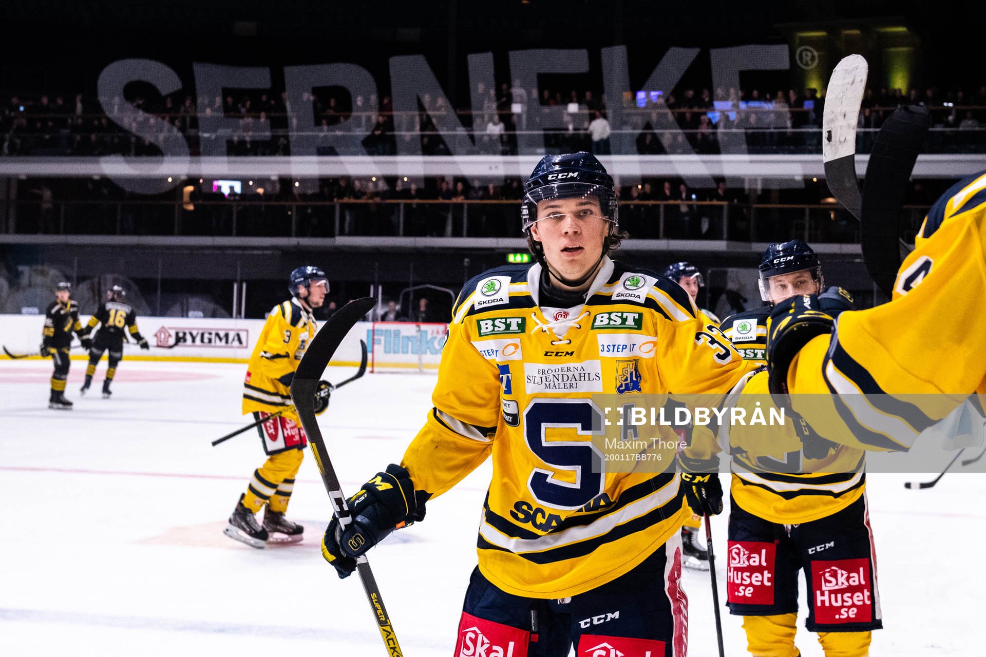 Södertäljes Måns Lindbäck jublar