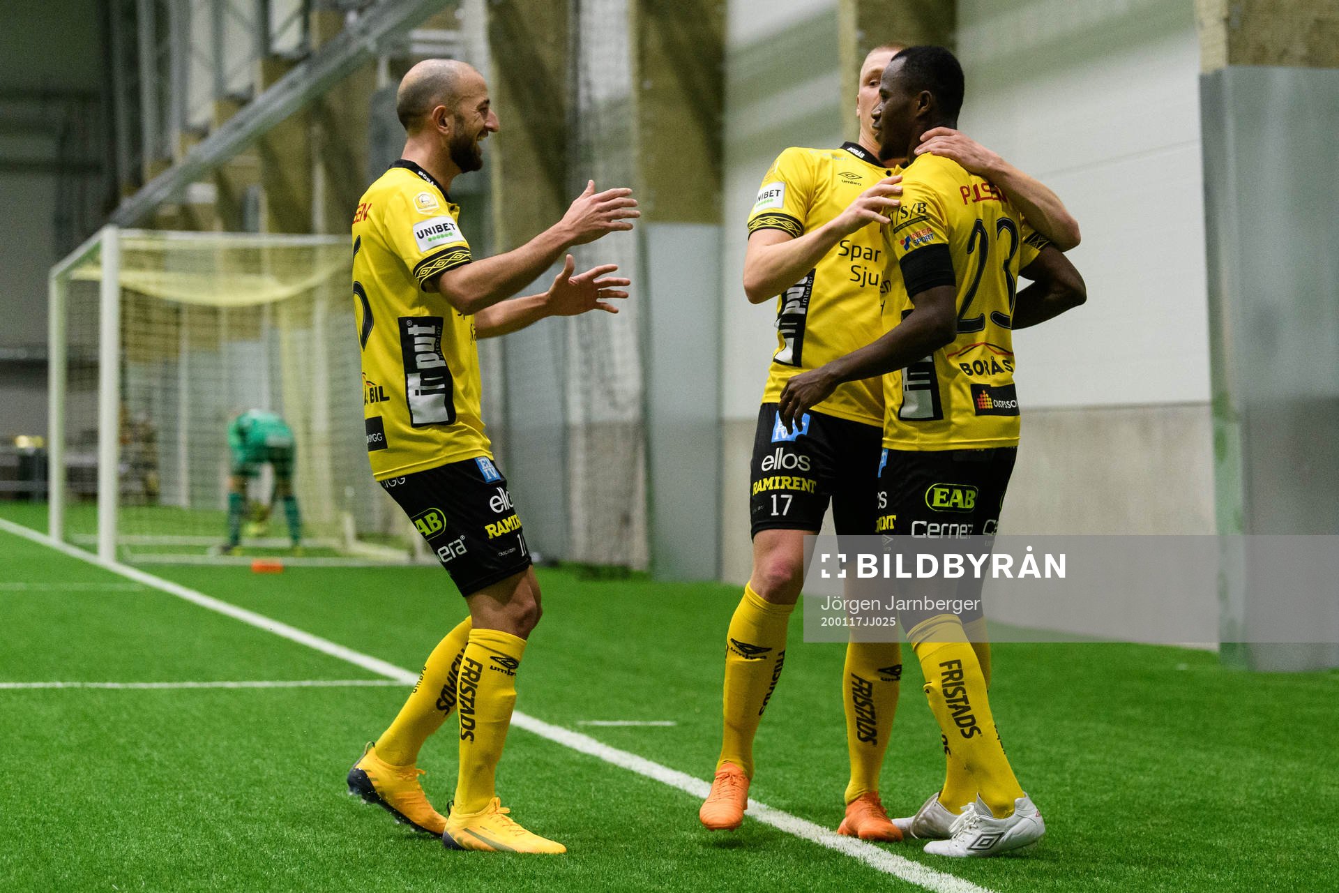 Elfsborgs Prince Isaac-Kouame kramas om av Elfsborgs Robert
