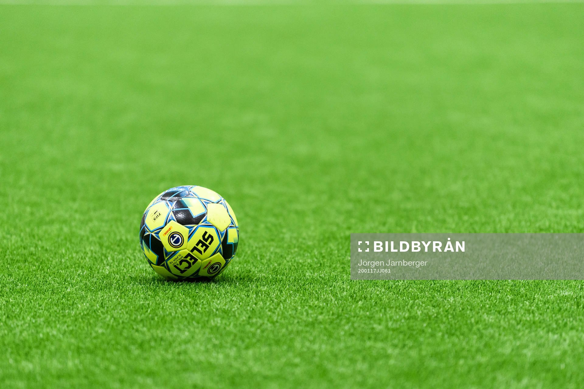 Select matchboll på konstgräset
