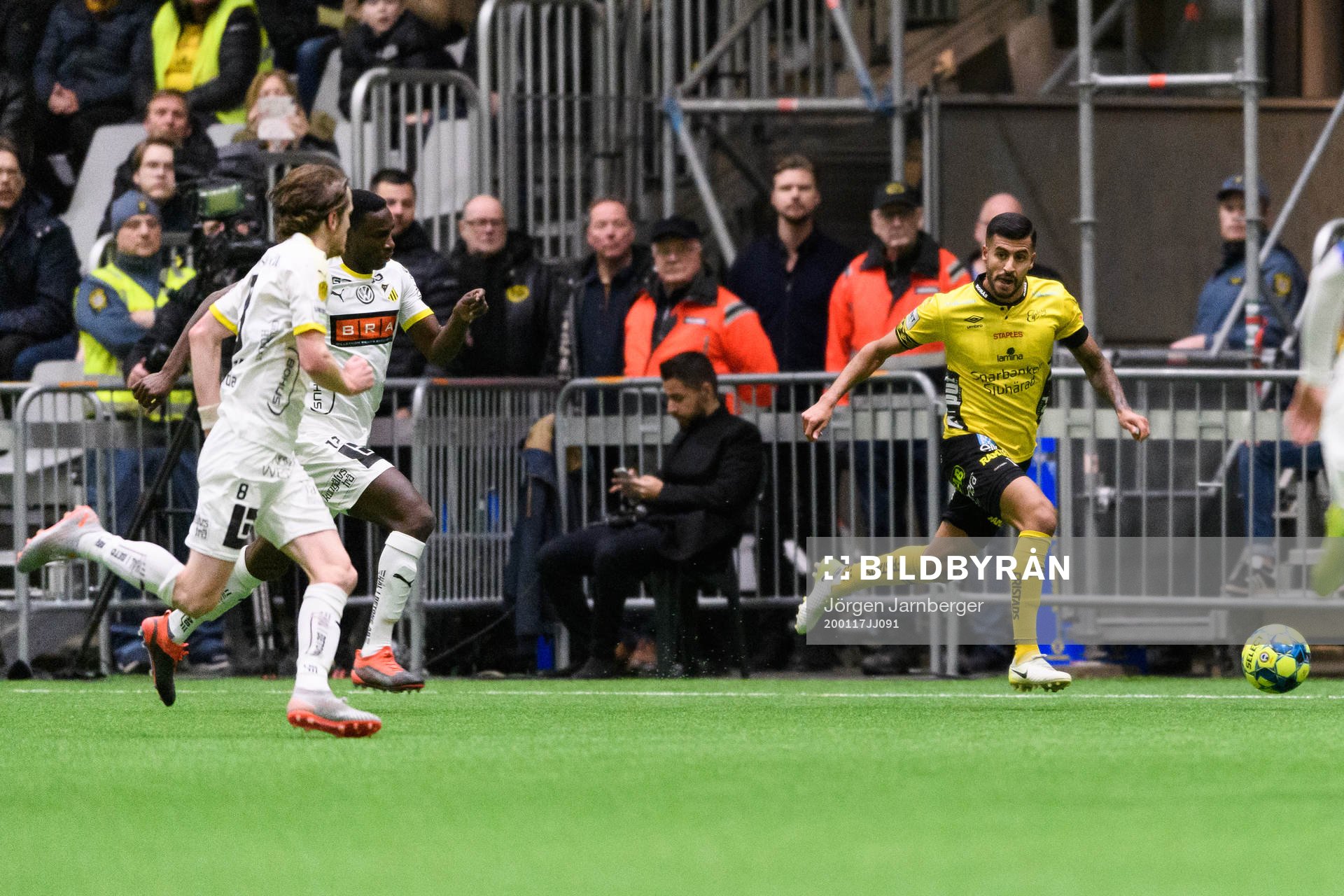 Elfsborgs Rami Kaib jagas av Häckens Erik Friberg och