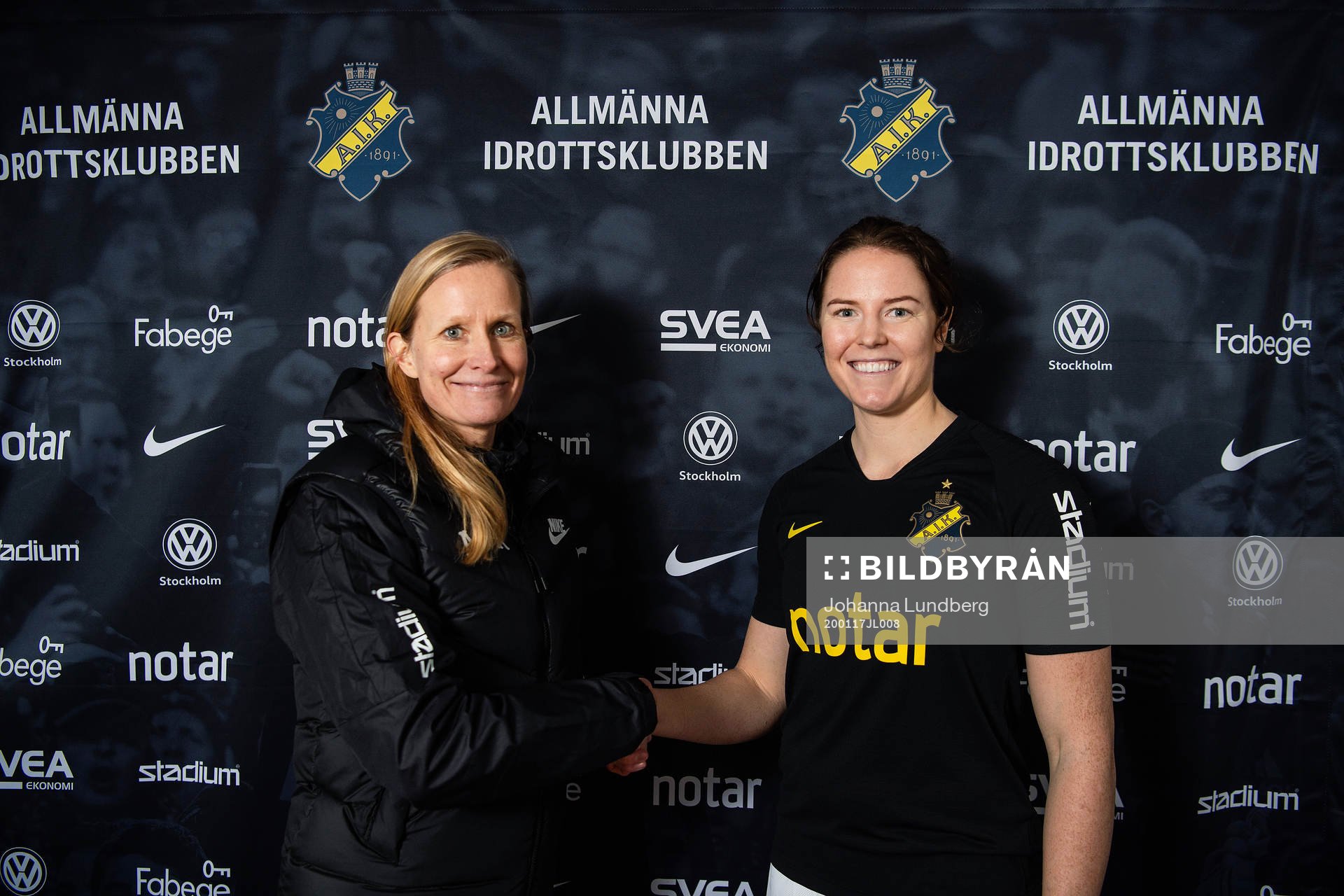 Anne Mäkinen, sportchef, och Sara Nordin, nyförvärv AIK