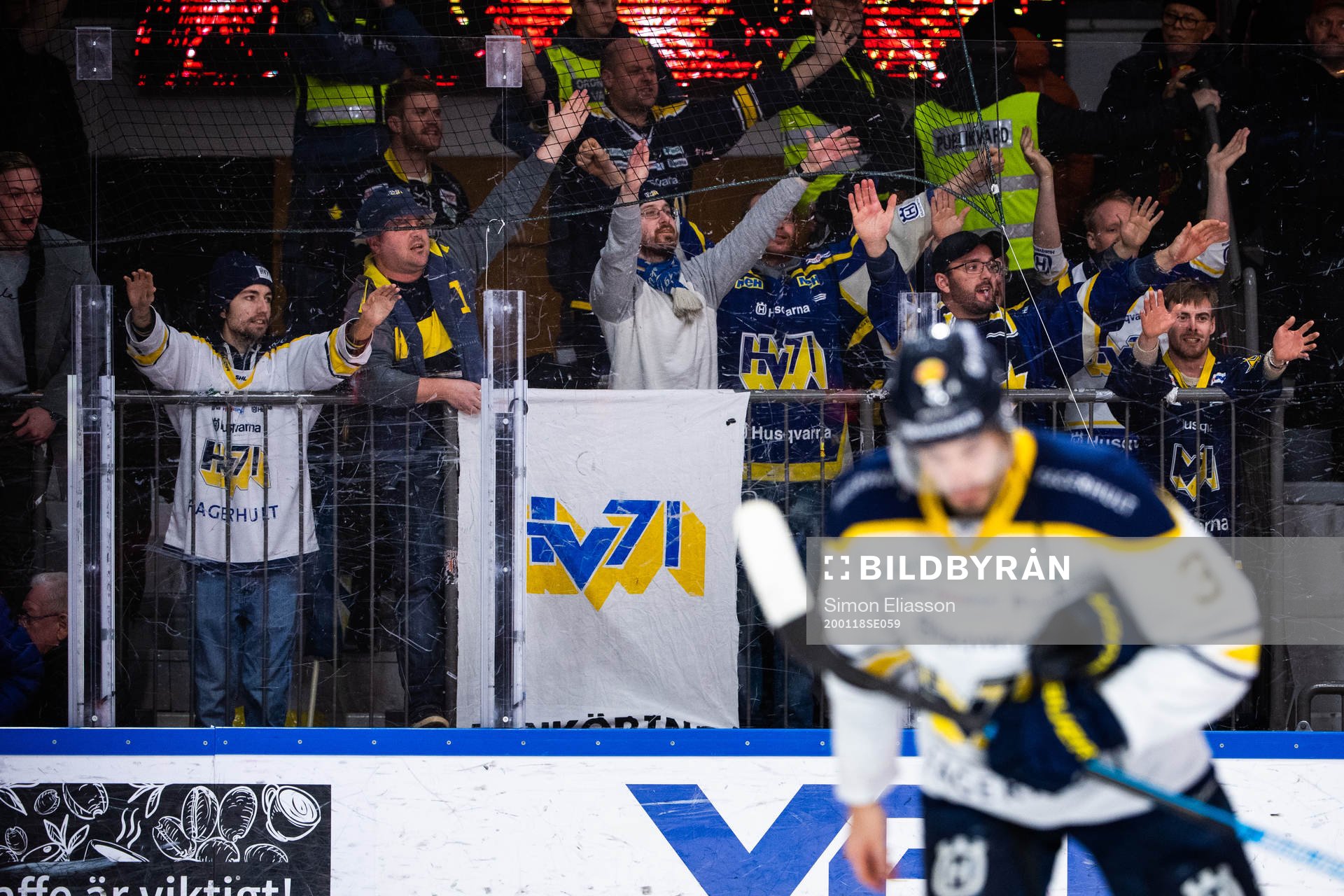 s supportrar tackar spelarna