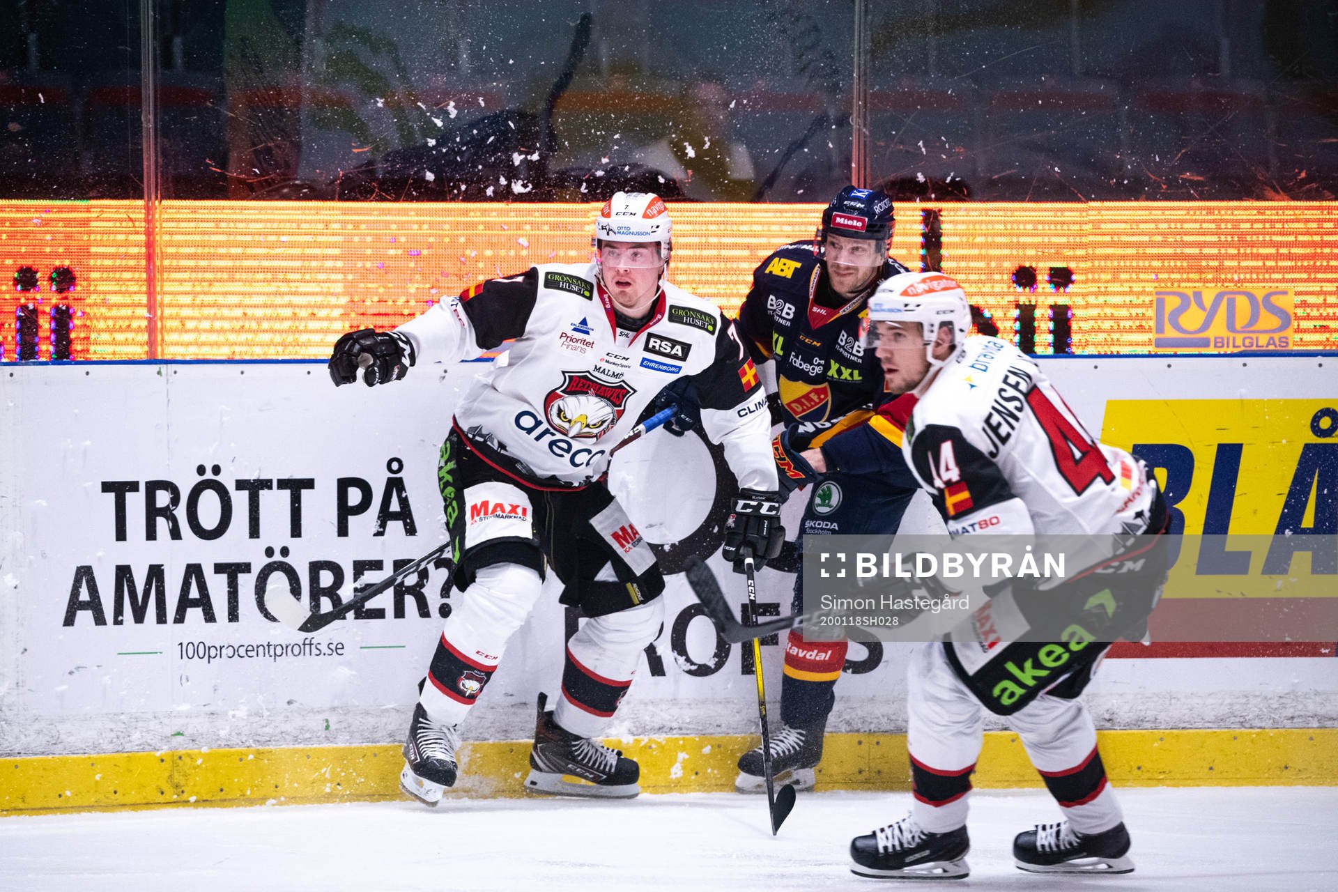 Malmö Redhawks Marcus Björk och Jesper Jensen Aabo i en
