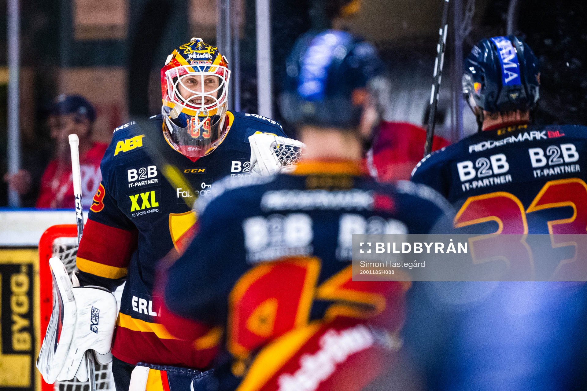 Djurgårdens målvakt Niklas Svedberg jublar