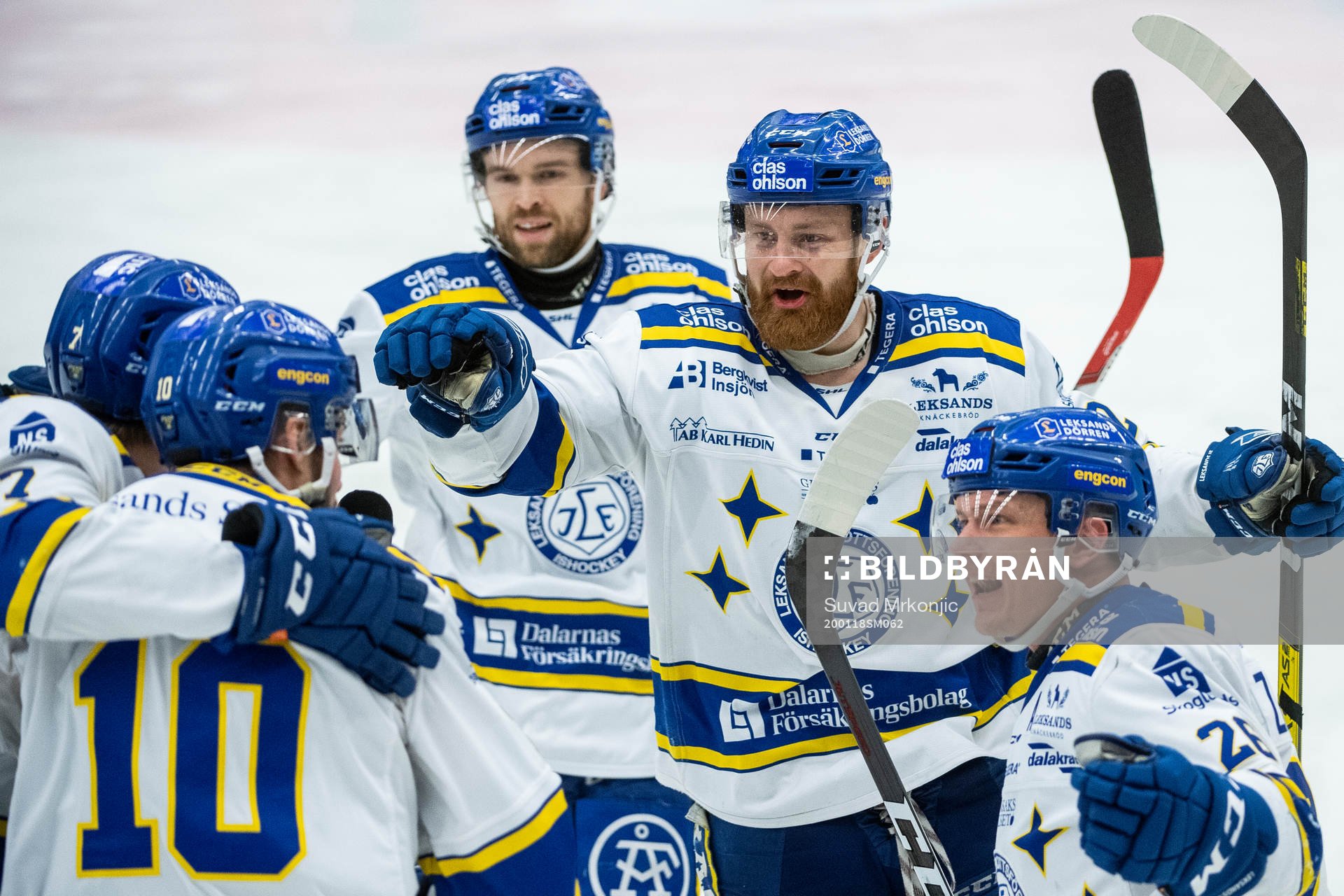 Leksands Johan Fransson jublar med lagkamrater