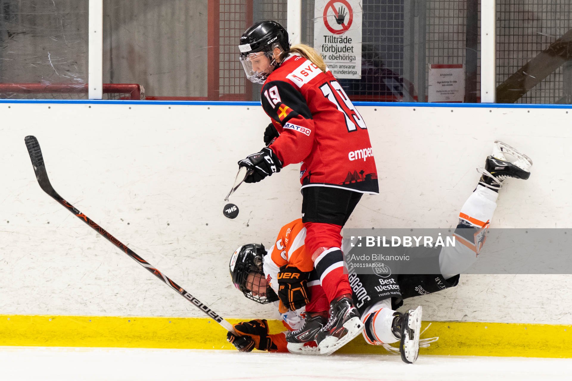 Malmö Redhawks Josephine Asperup och Karlskronas Kathryn