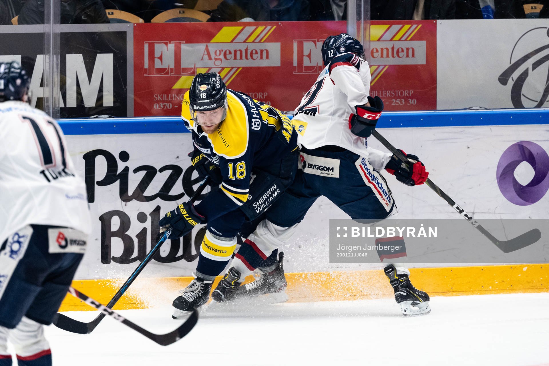s Joakim Andersson och Linköpings Sebastian Karlsson