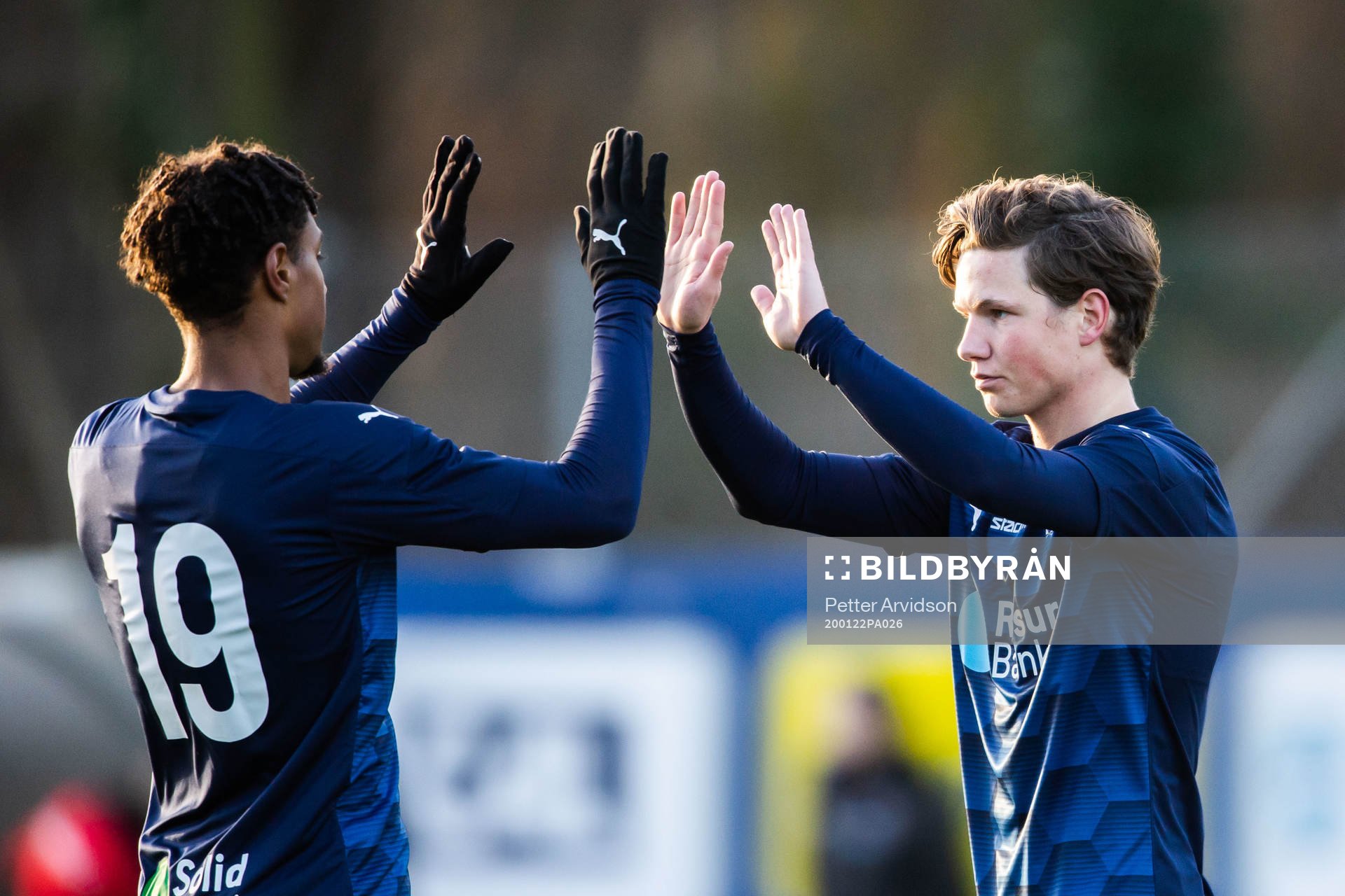 Helsingborgs Max Svensson och Joseph Ceesay jublar