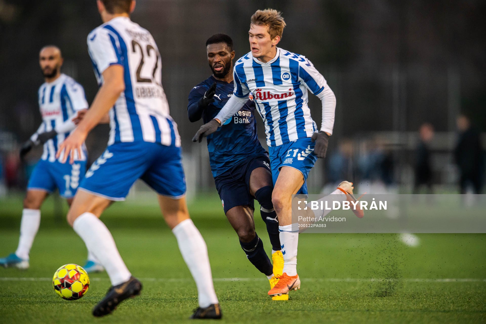 Helsingborgs Mohammed Abubakari och Odenses Mathias Greve