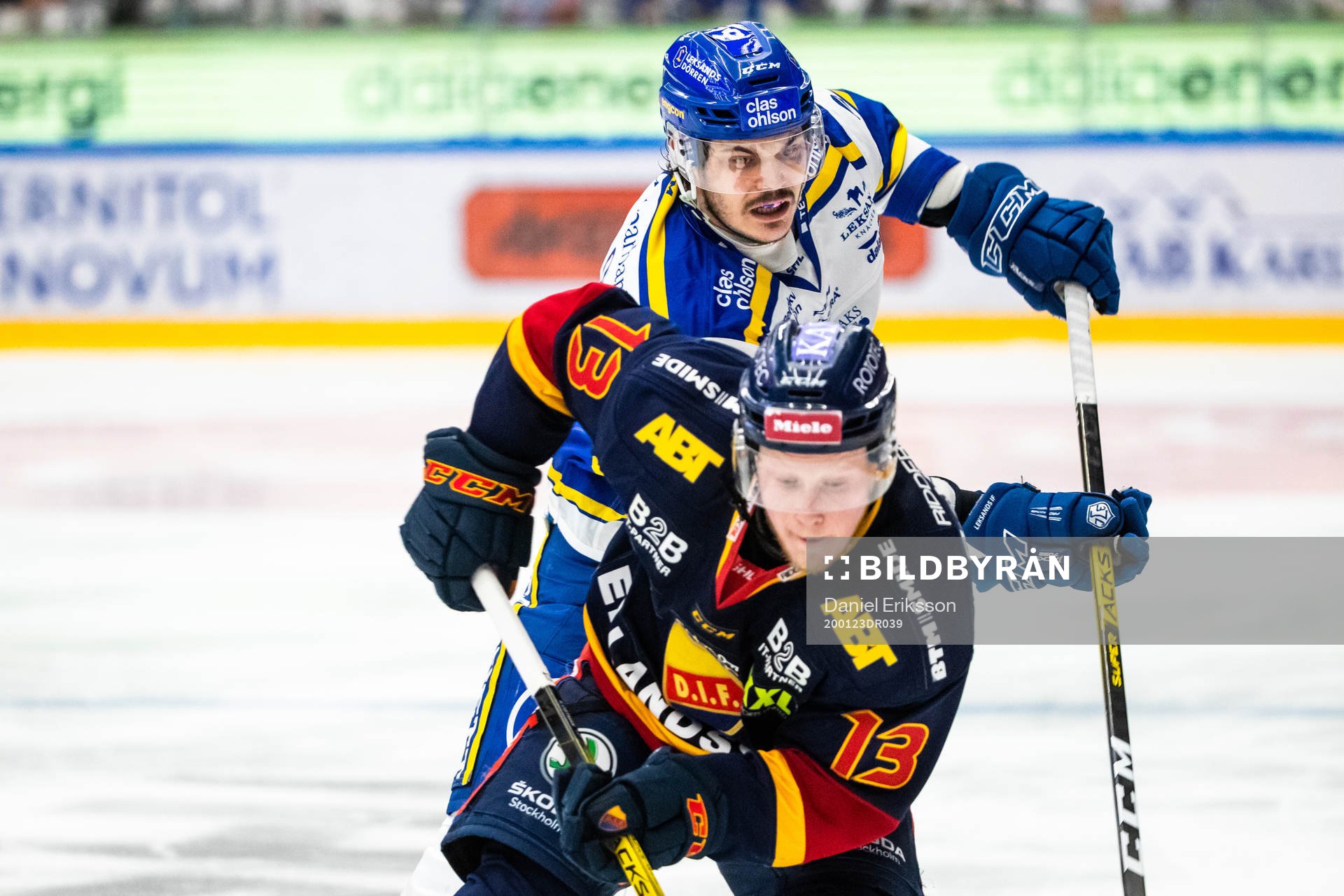 Djurgårdens Kalle Östman och Leksands Thomas Valkvae Olsen