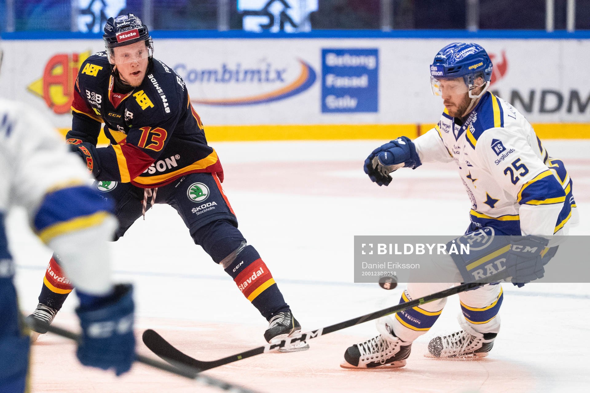 Djurgårdens Kalle Östman och Leksands Linus Persson