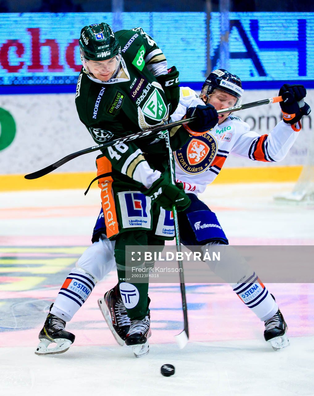 Färjestads Michael Latta och Växjös Marcus Sylvegård