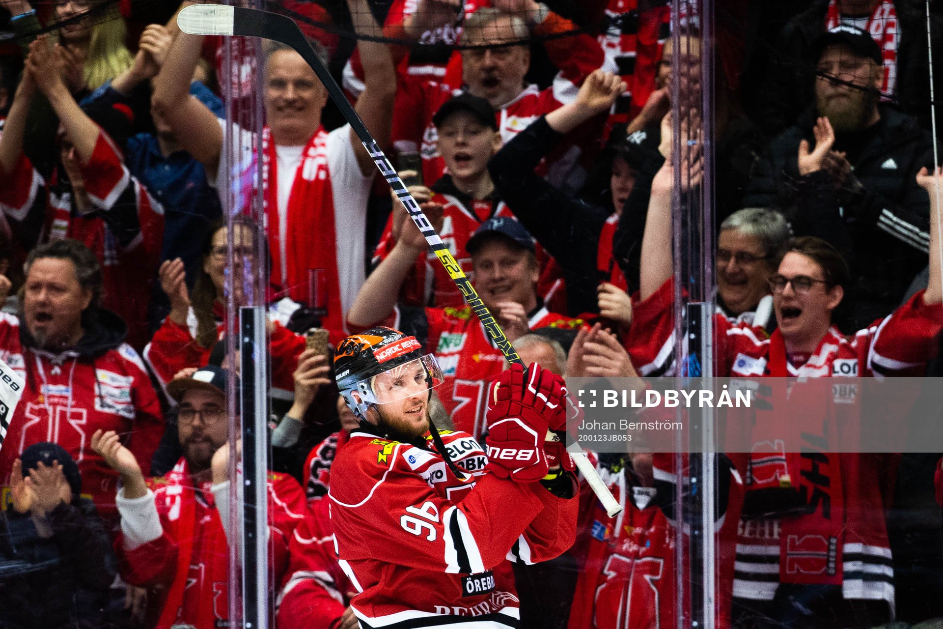 Örebros Robin Kovacs jublar