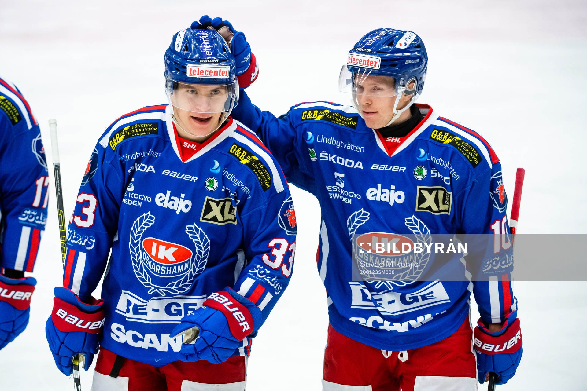 Oskarshamns Filiph Engsund och Nicklas Heinerö jublar