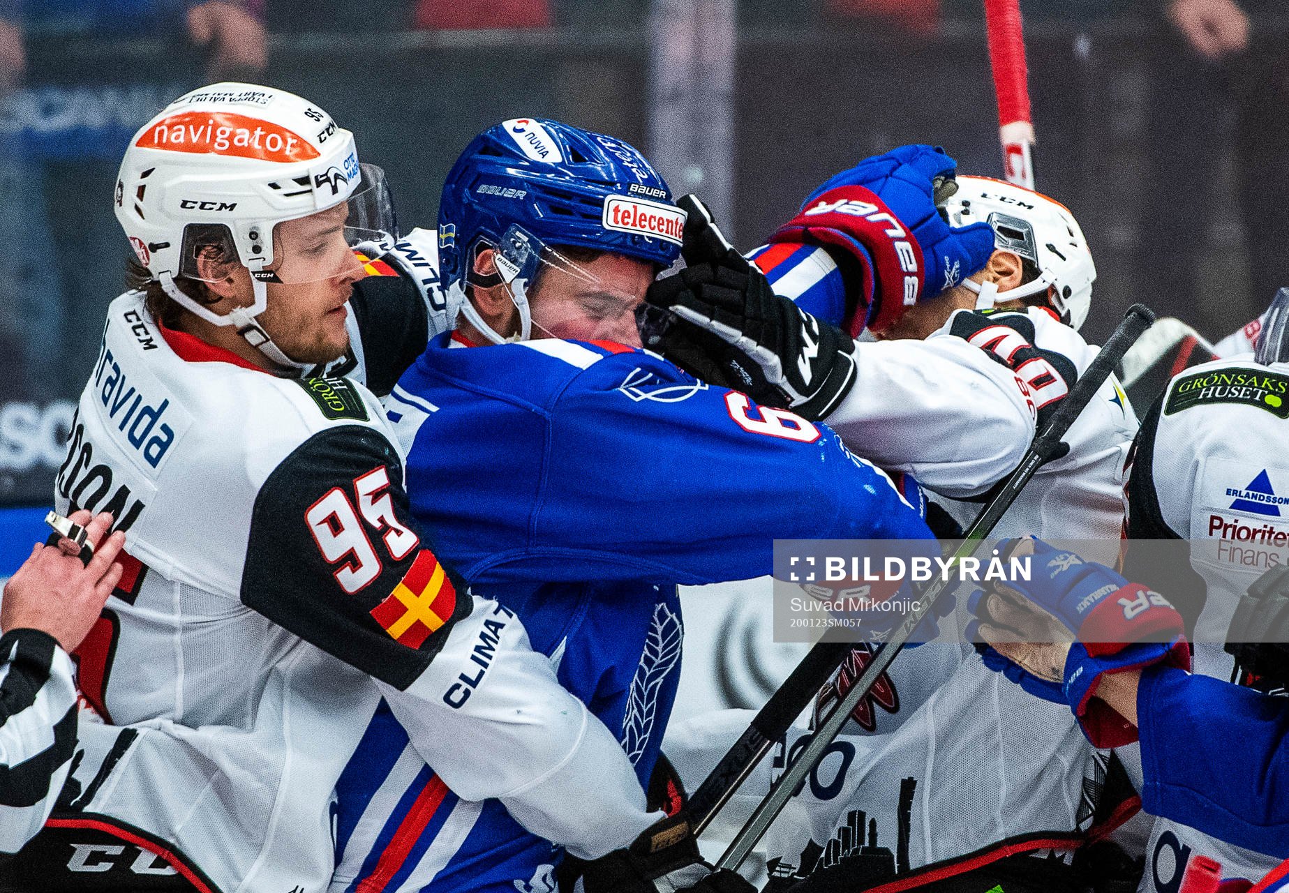 Oskarshamns Robin Söderqvist och Malmö Redhawks Jesper
