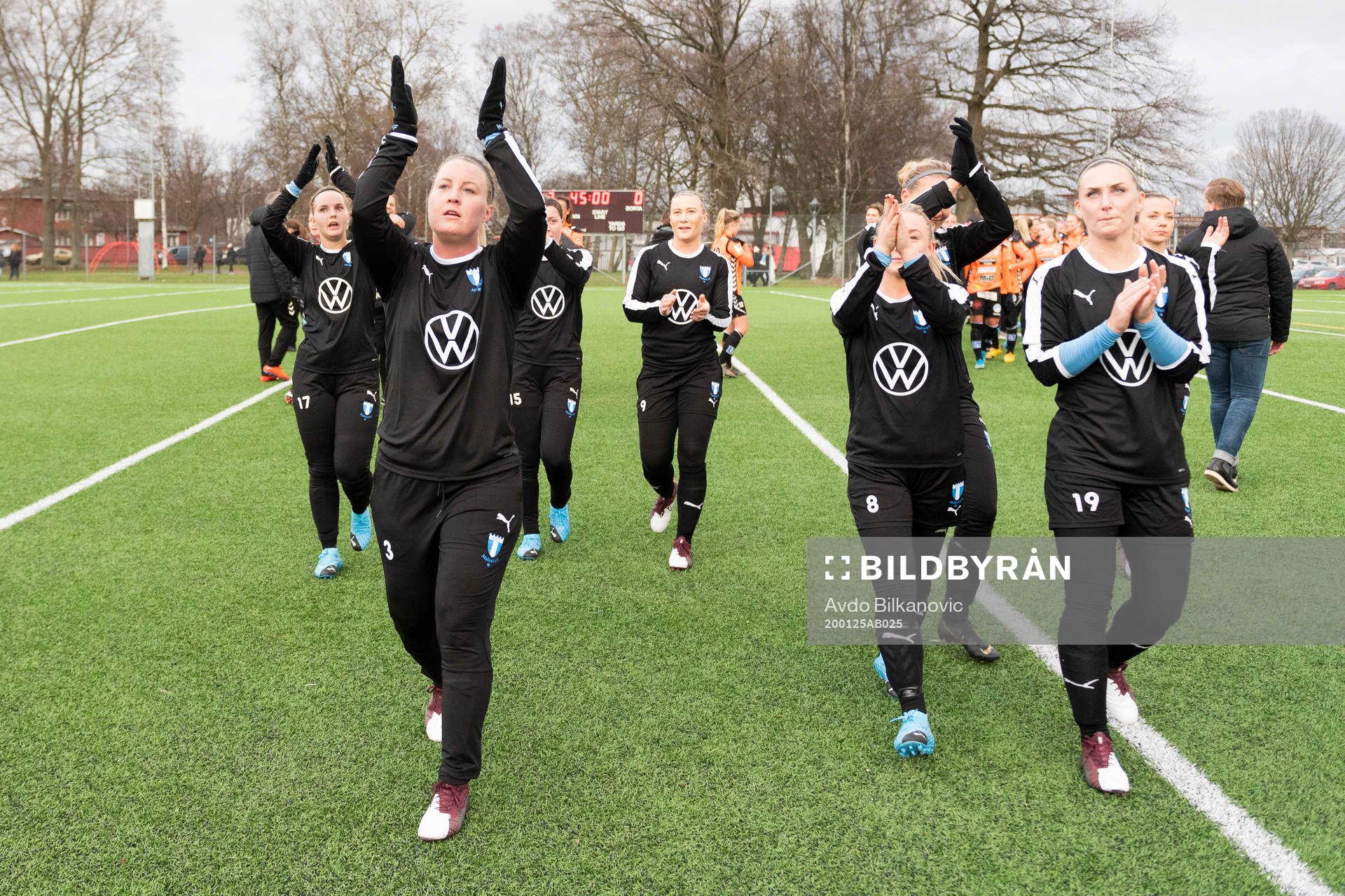 Malmö FFs spelare tackar publiken