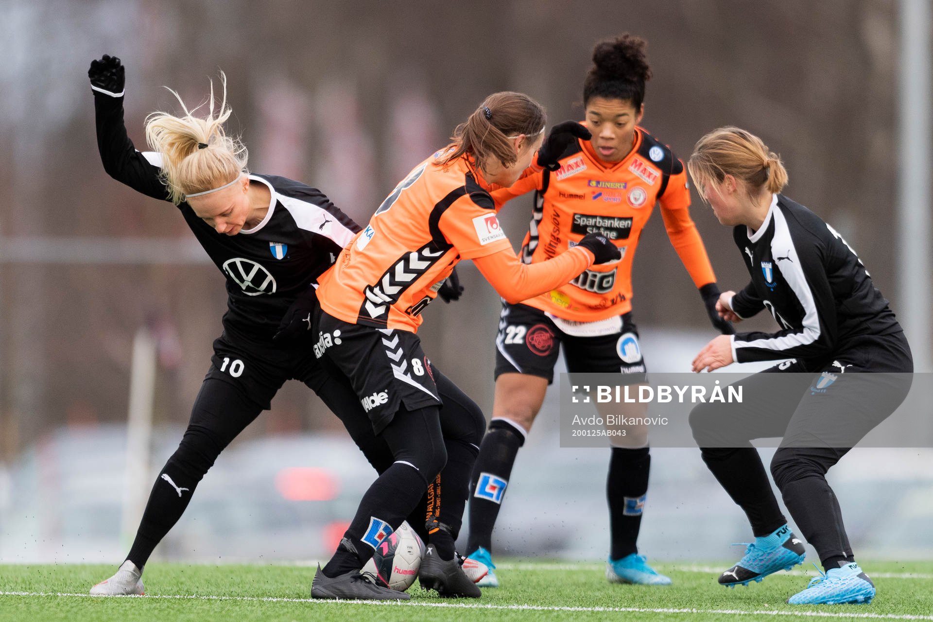 Malmö FFs Melina Skarström och Kristianstads Alice Nilsson