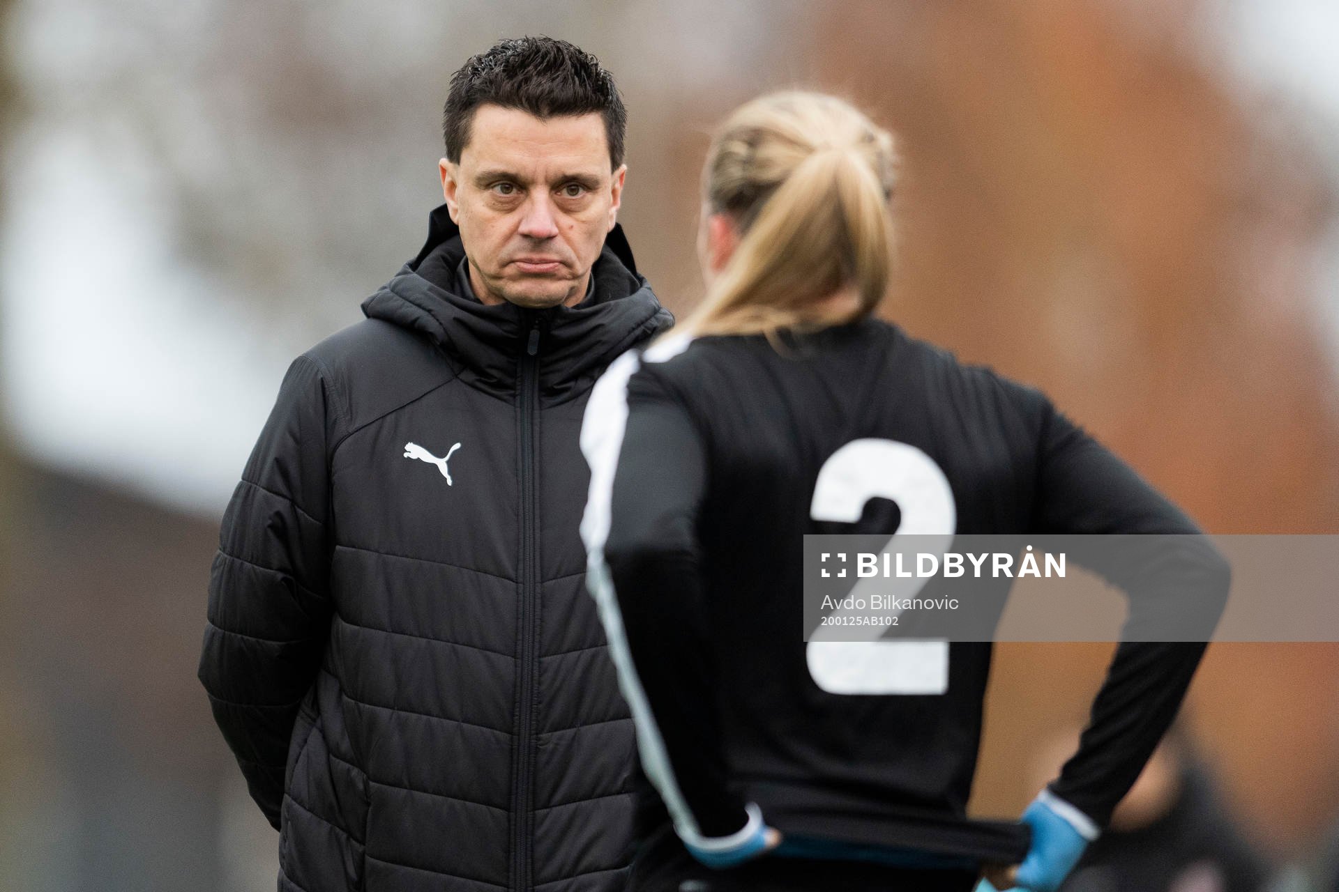 Malmö FFs tränare Fredrik Jahnfors och Beatrice Andersson