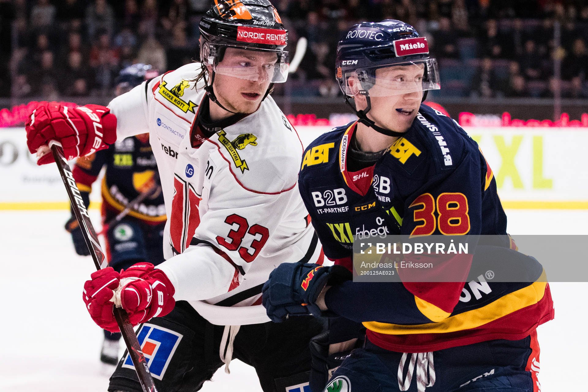 Örebros Christopher Mastomäki och Djurgårdens Olle Alsing
