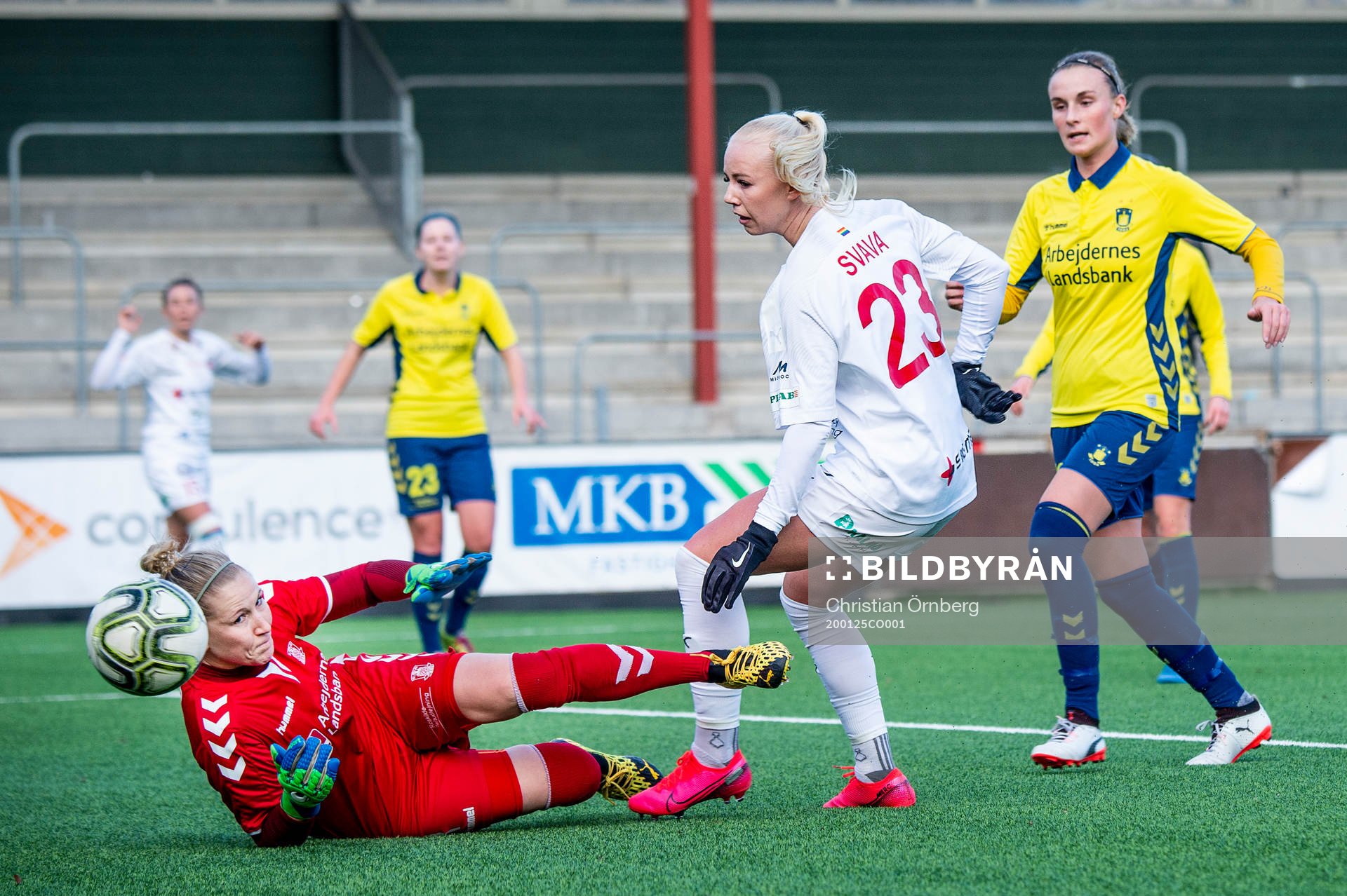 Rosengårds Sofie Svava mot Brøndbys målvakt