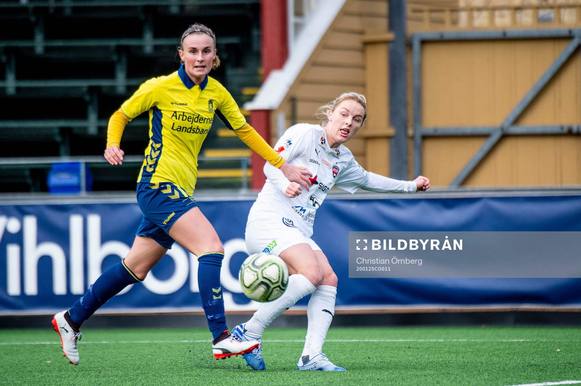 Rosengårds Mimmi Larsson mot Brøndbys spelare
