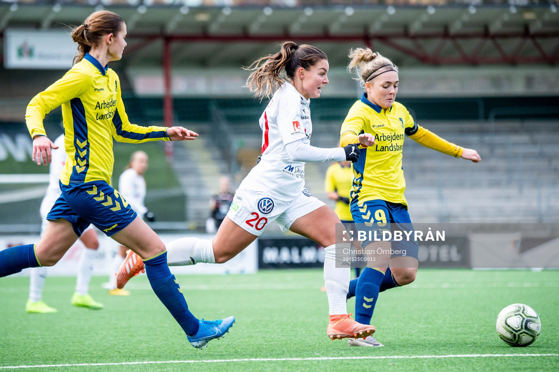 Rosengårds Johanna Rytting Kaneryd mot Brøndbys spelare