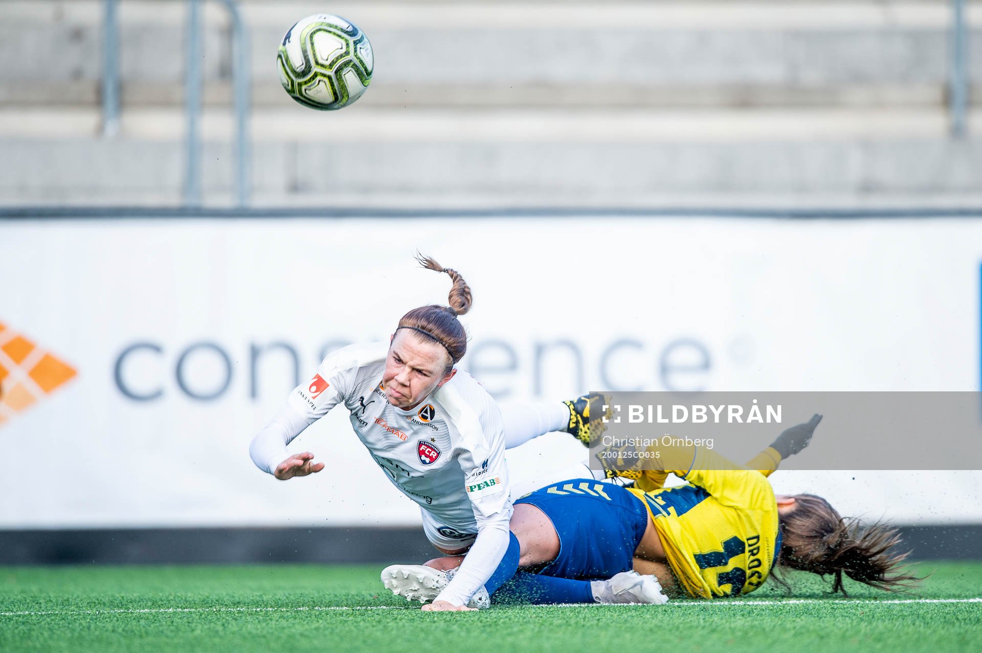 Rosengårds Jessica Samuelsson mot Bröndbys spelare