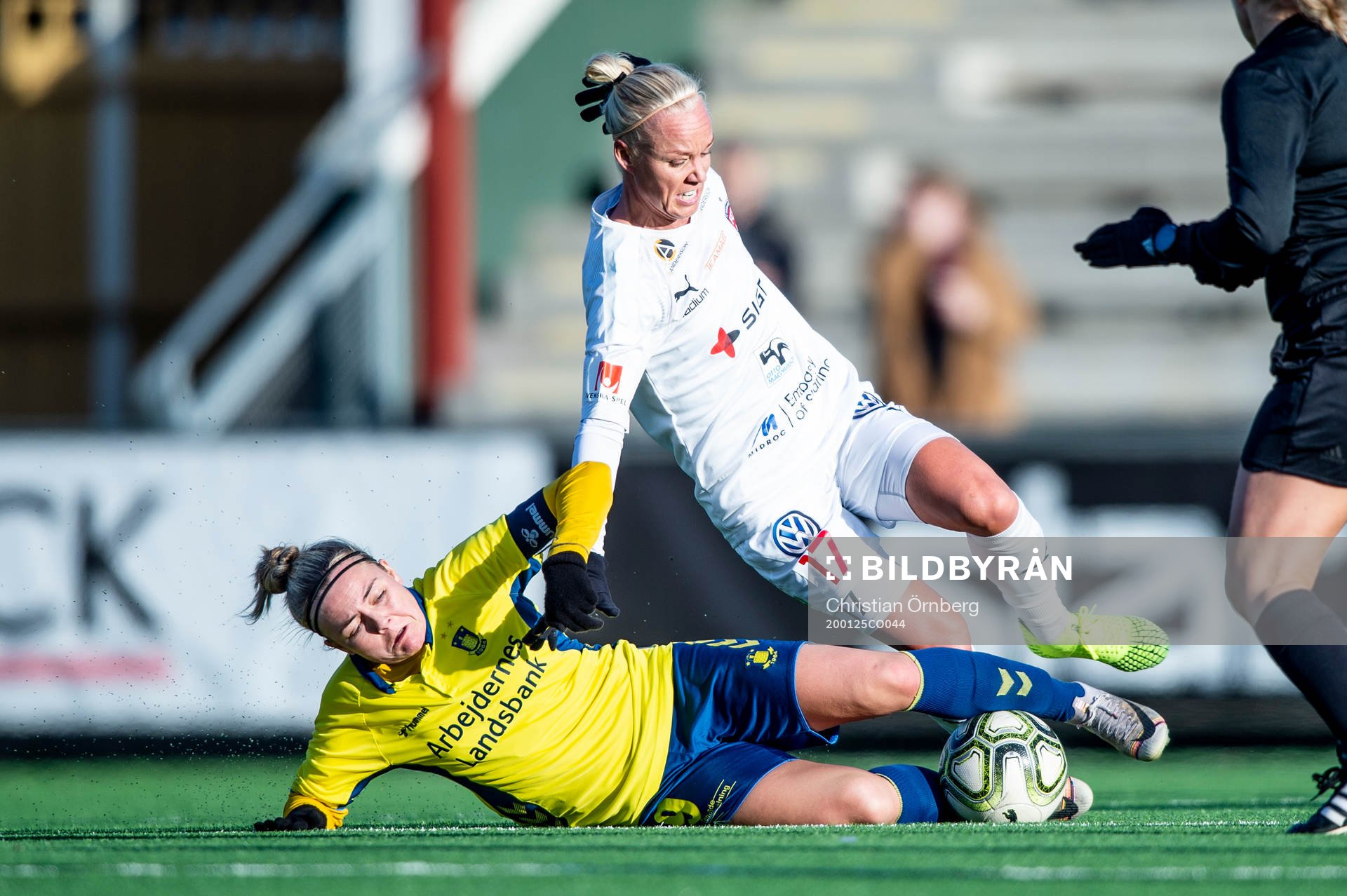 Rosengårds Caroline Seger mot Bröndbys spelare