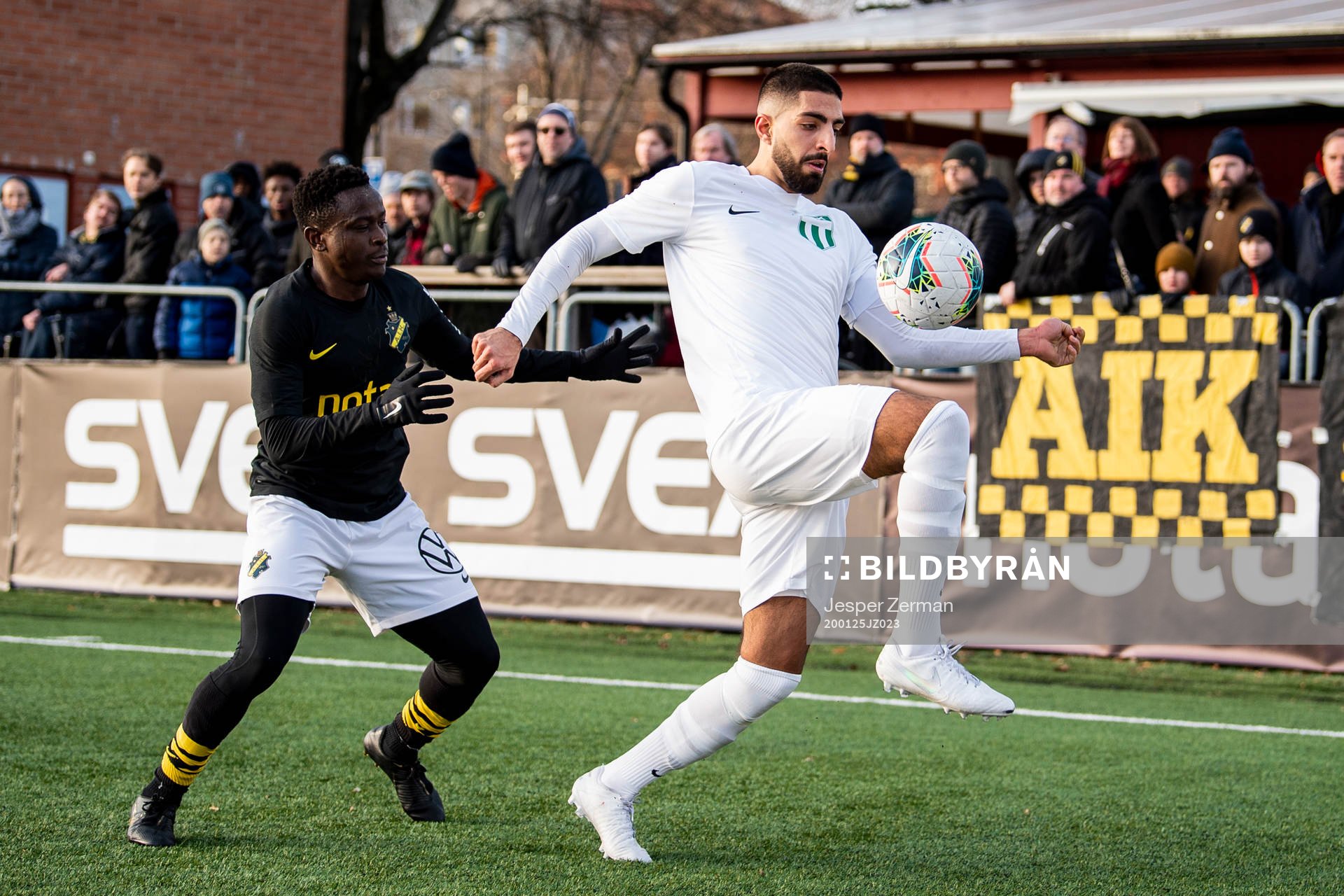 s Erick Otieno och Västerås Sean Sabetkar