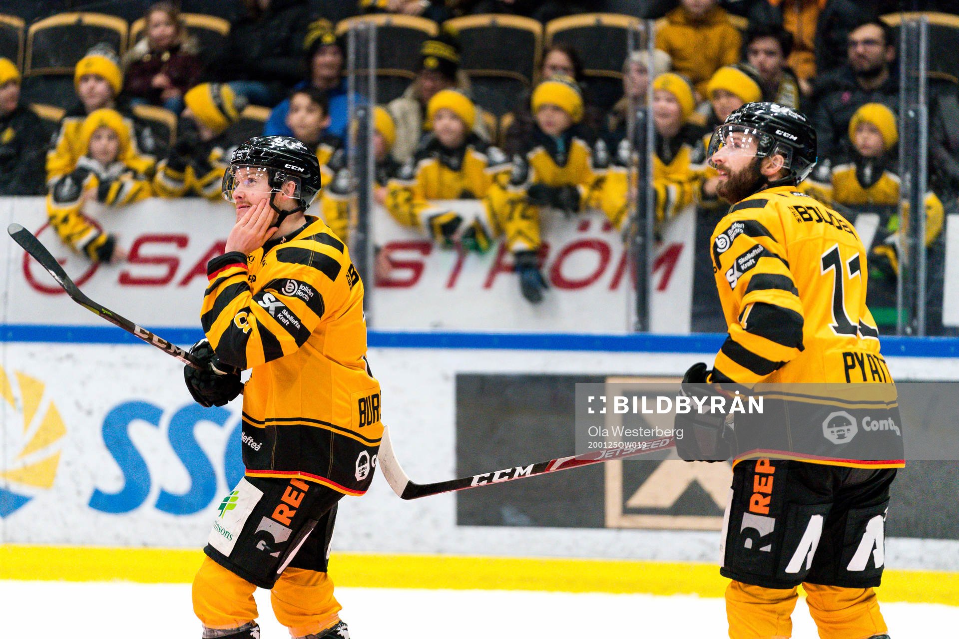 Skellefteås Niclas Burström och Tom Pyatt jublar