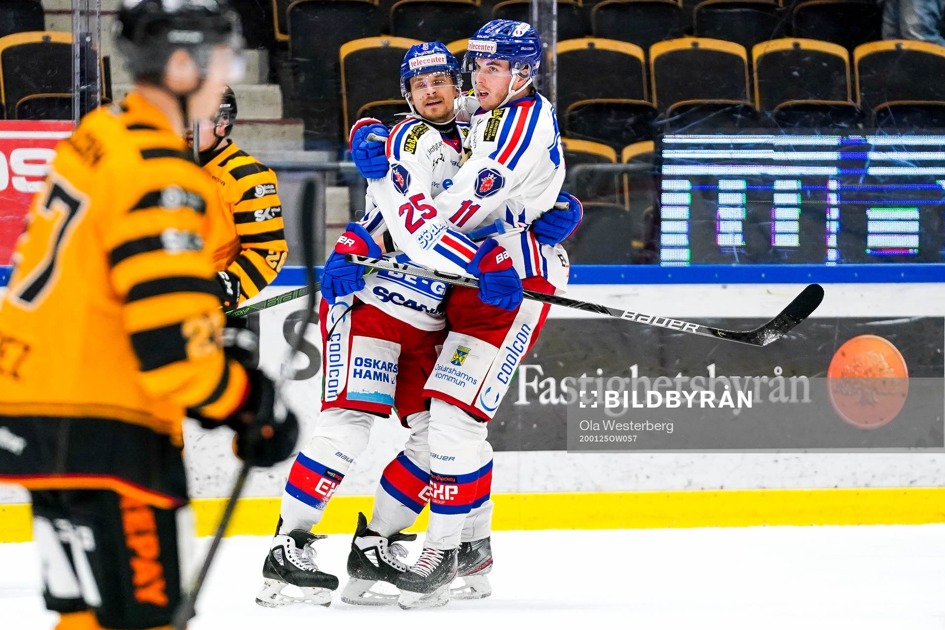 Oskarshamn Johannes Salmonsson och Joakim Thelin jublar