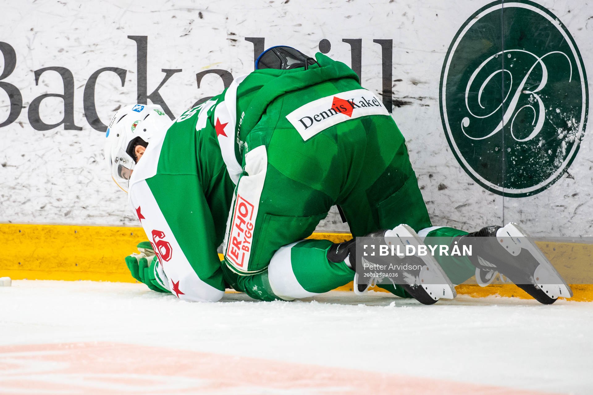 Rögles Eric Gelinas har ont