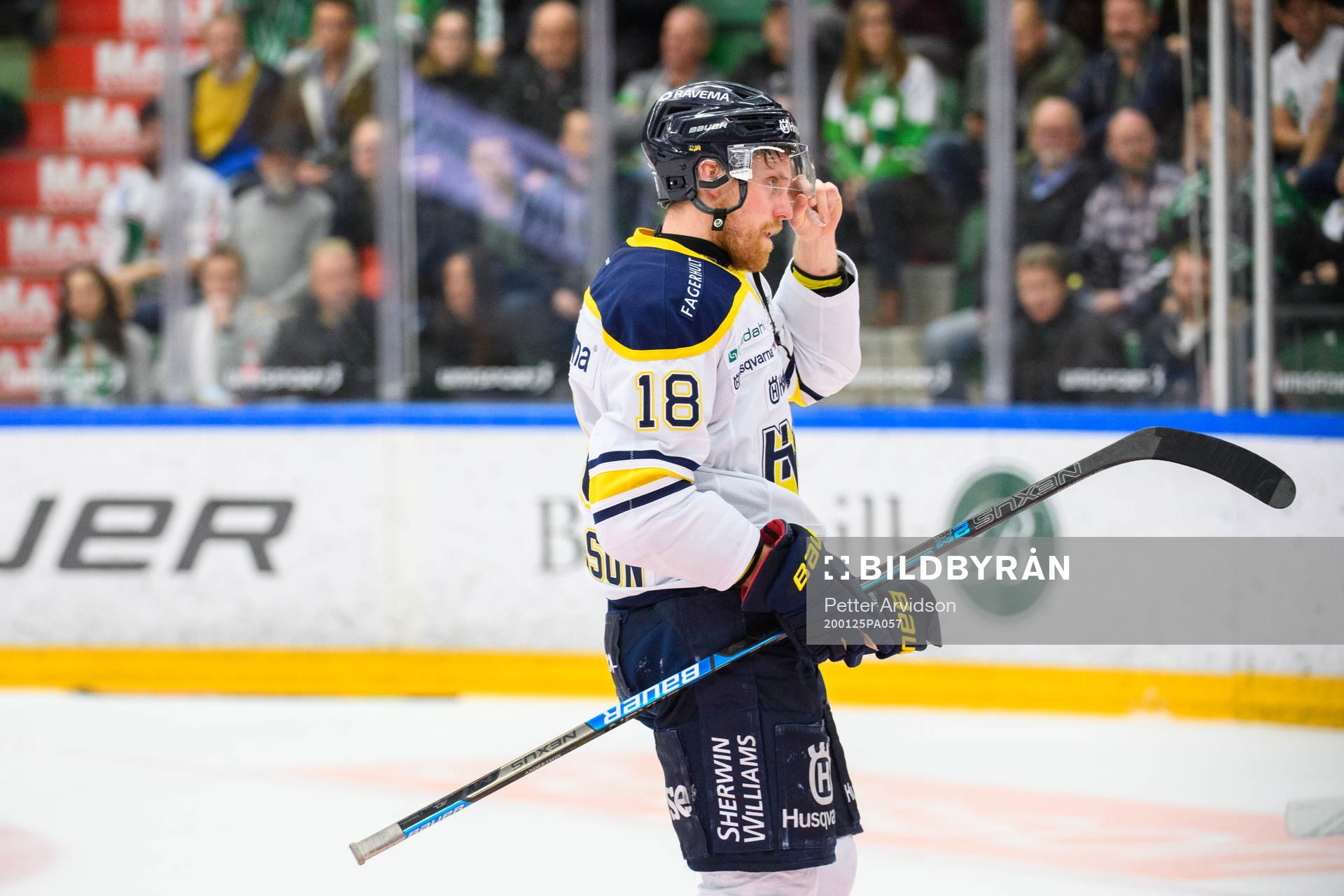 s Joakim Andersson lämnar isen