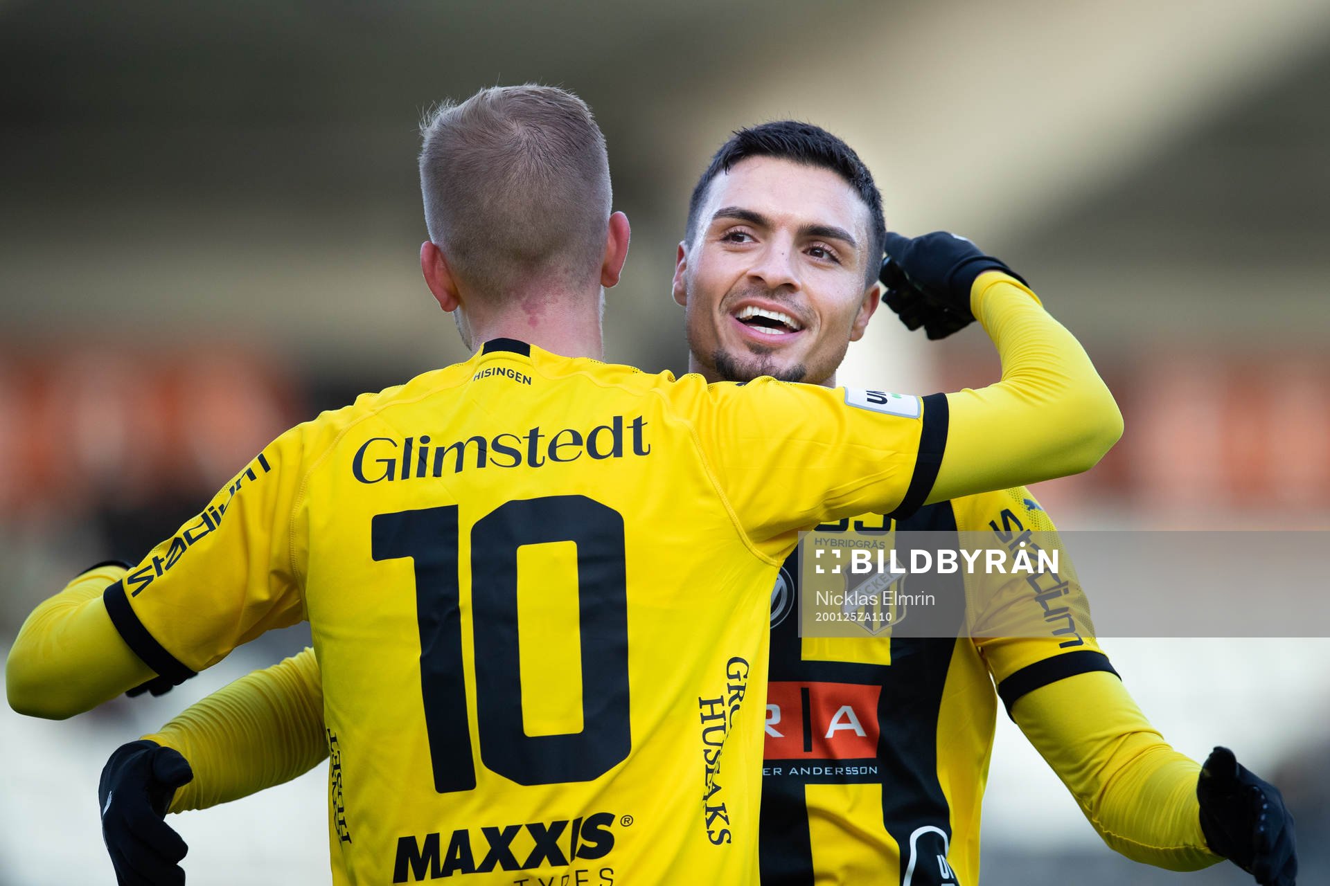 Häckens Ahmed Yasin och Jasse Tuominen jublar