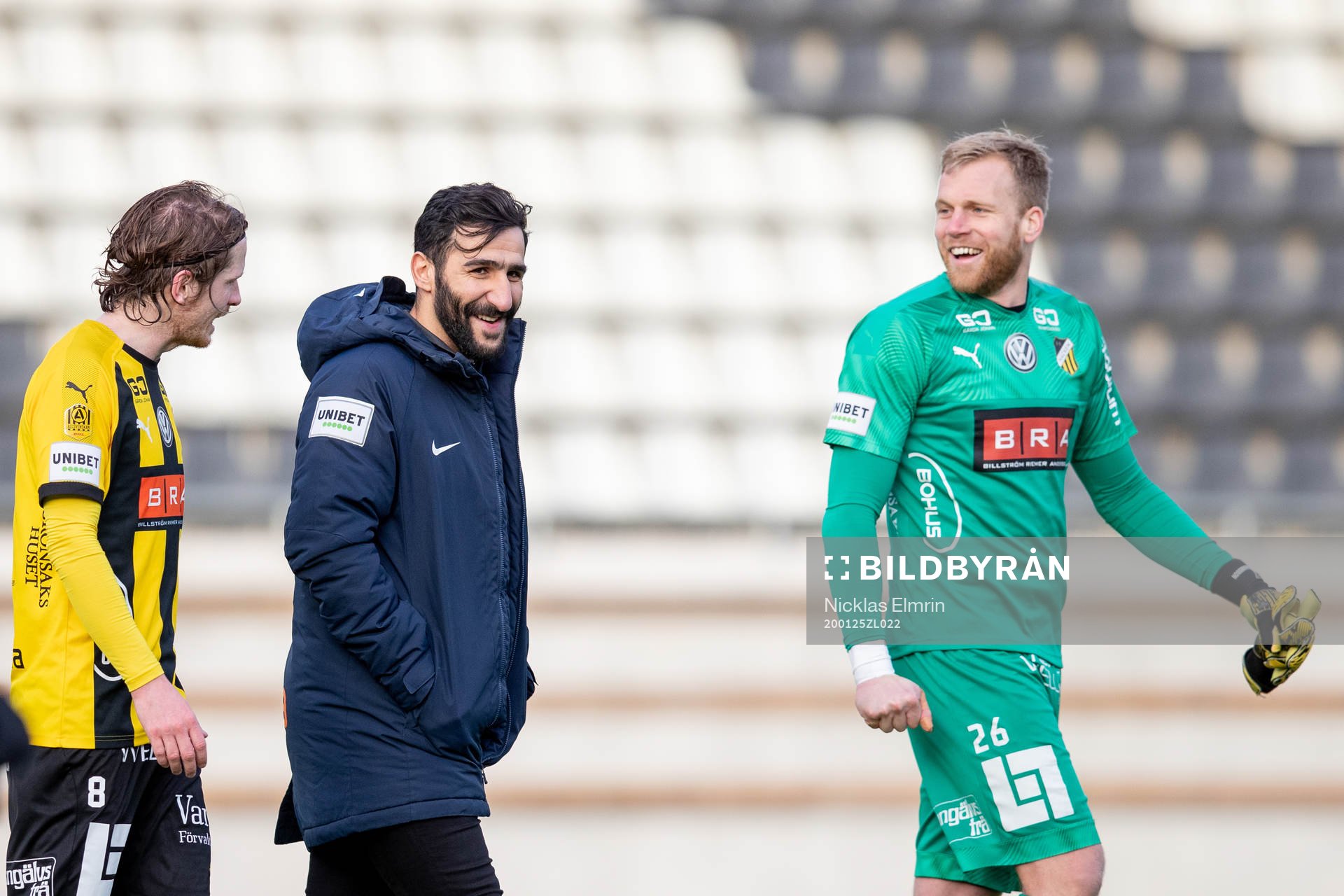 Norrbys tränare Mohammed Ali Khan i samtal med Häckens