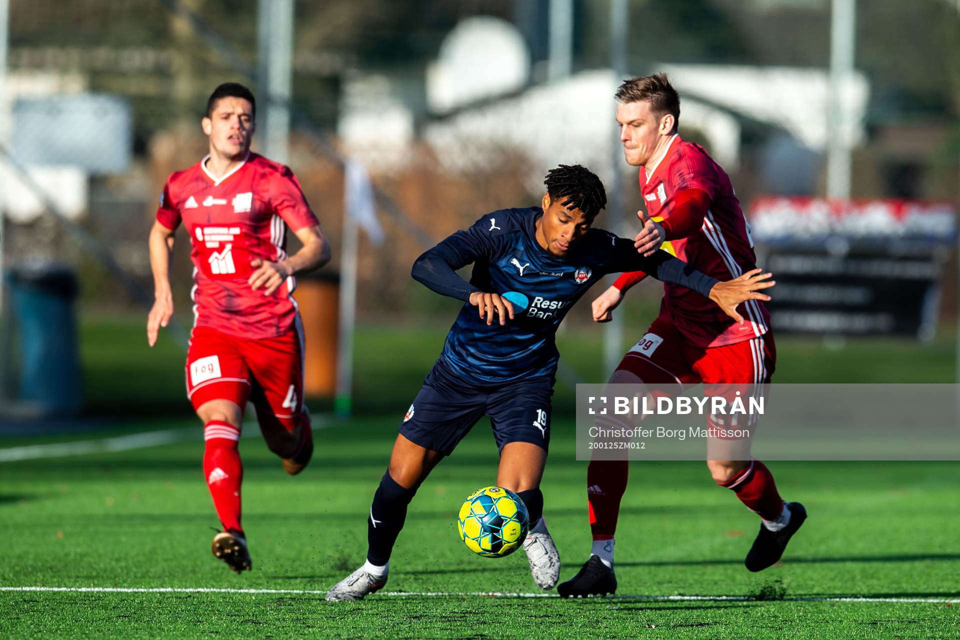 Helsingborgs Joseph Ceesay och Lyngbys Mathias Hebo