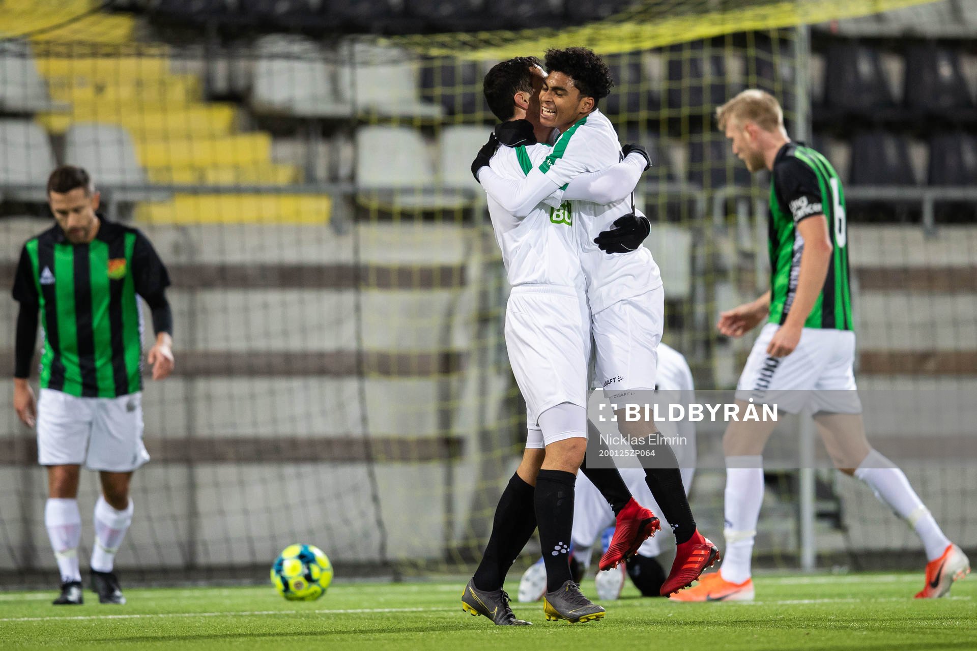 Varbergs Keanin Ayer Boya och Astrit Seljmani jublar efter 2-0 under träningsmatchen i fotboll mellan GAIS och Varberg den 25 januari 2020 i Göteborg.