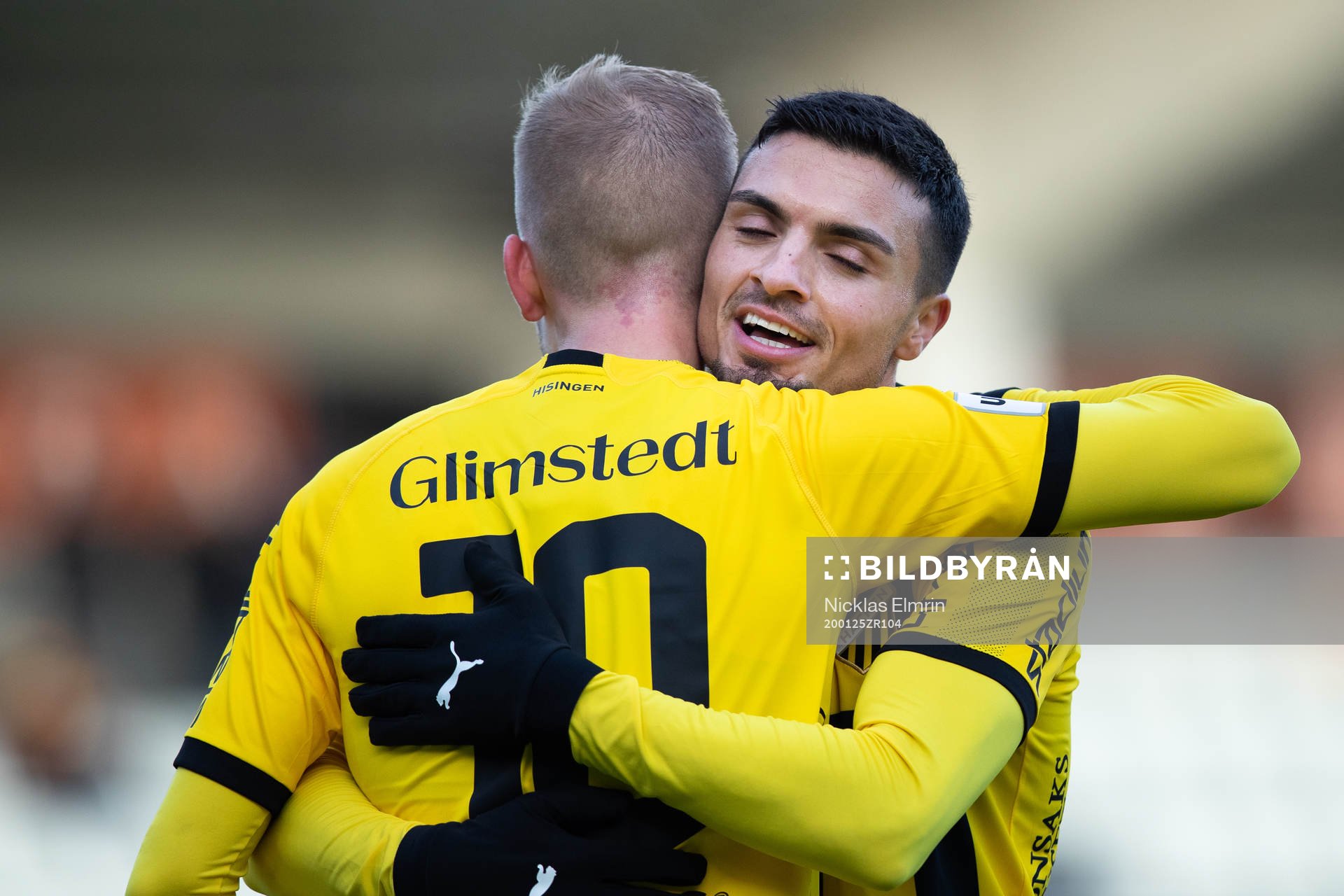 Häckens Ahmed Yasin och Jasse Tuominen jublar under träningsmatchen i fotboll mellan Häcken och Norrby den 25 januari 2020 i Göteborg.