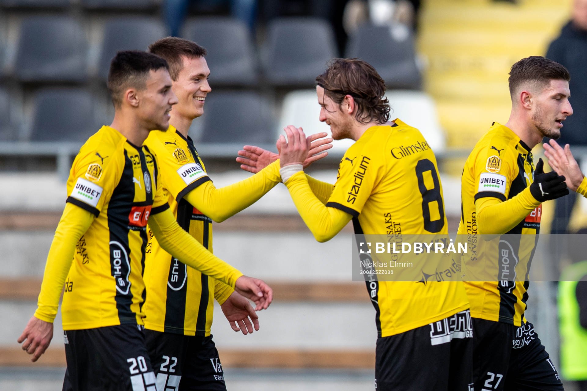 Häckens Tobias Carlsson jublar
