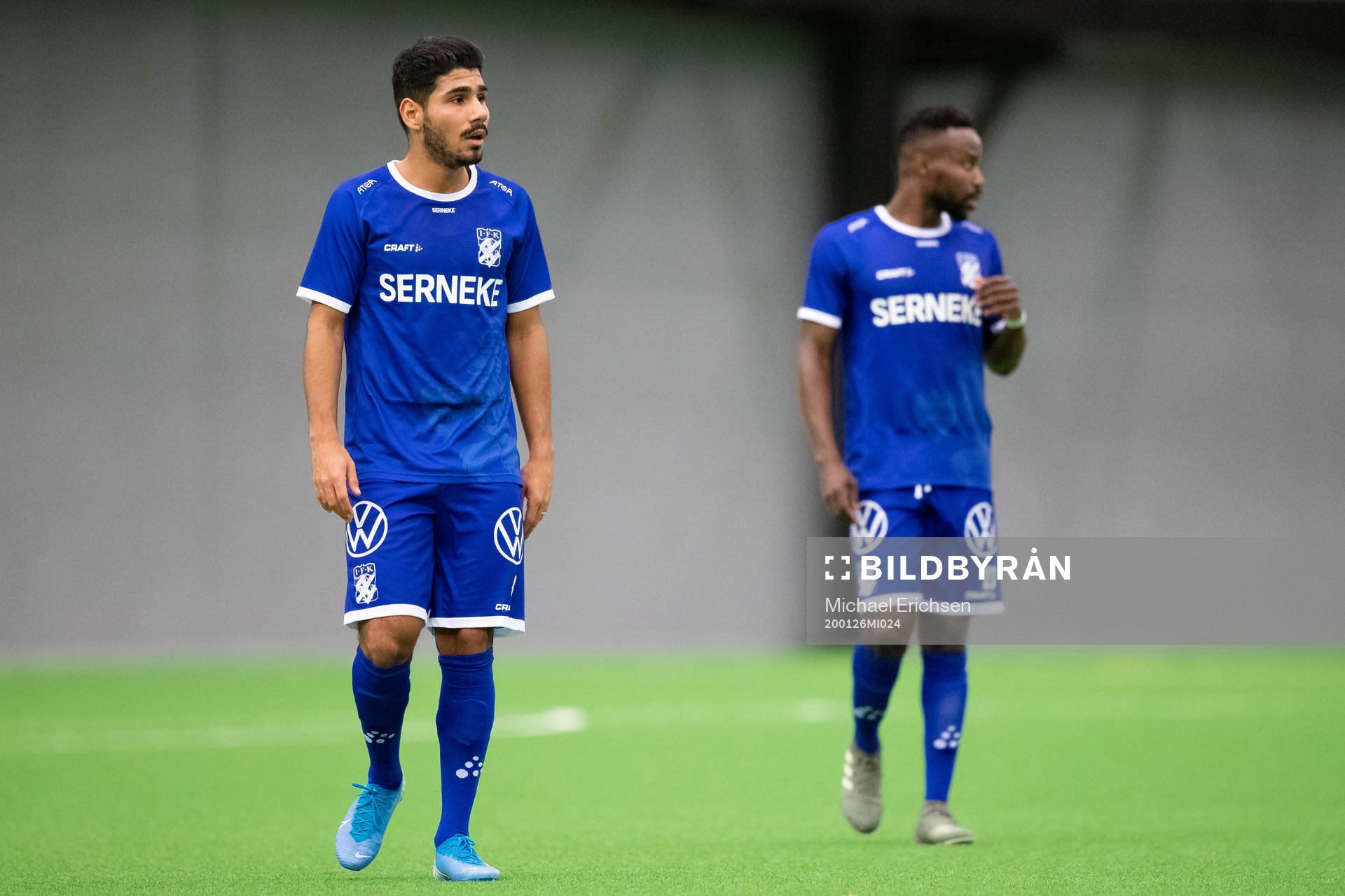IFK Göteborgs Hosam Aiesh och Nzuzi Toko  deppar