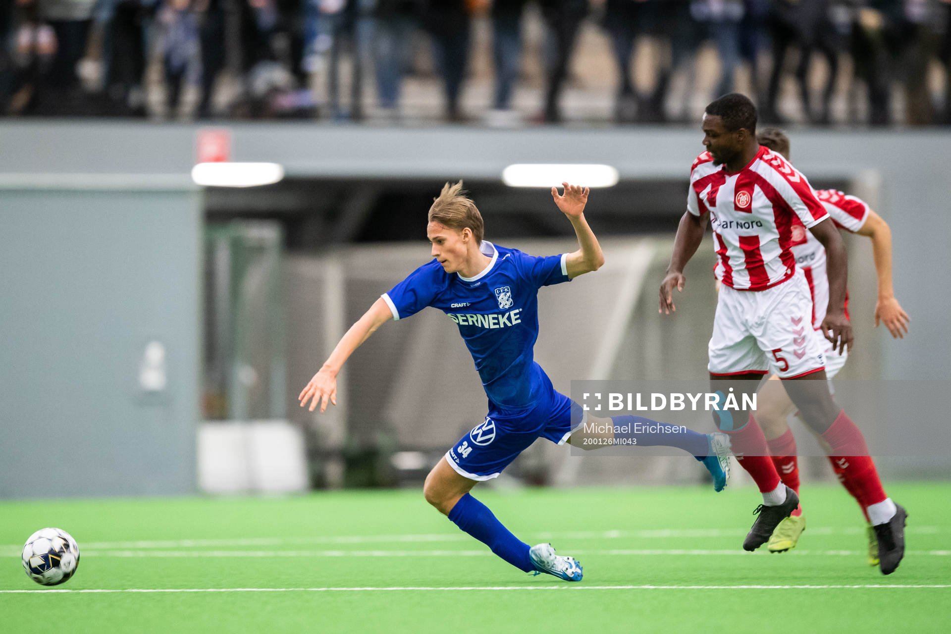 IFK Göteborgs Oscar Vilhelmsson och Ålborgs Jores Okore