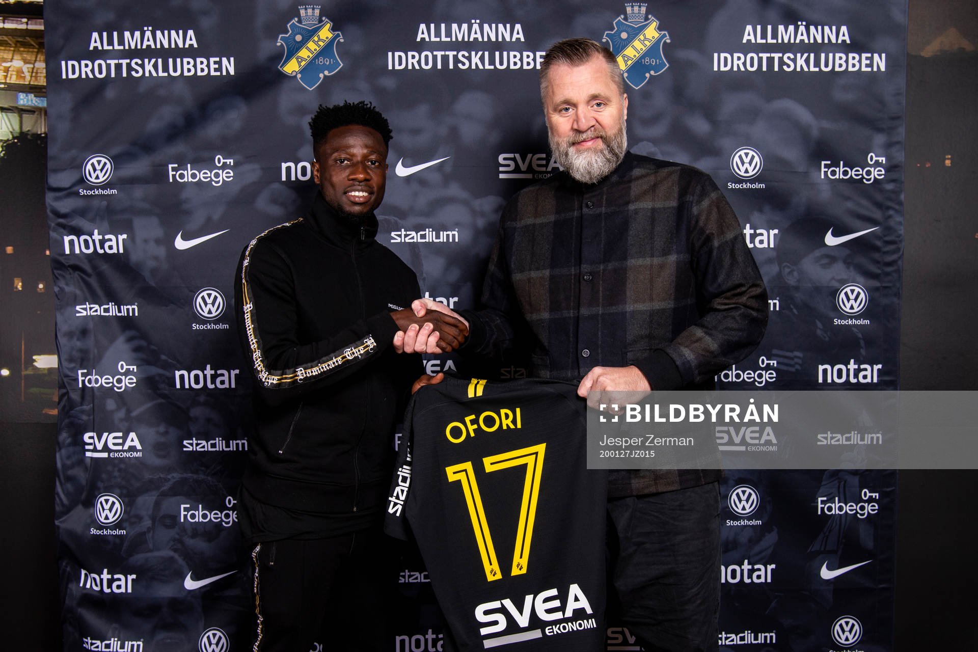 s Ebenezer Ofori och sportchef Björn Wesström