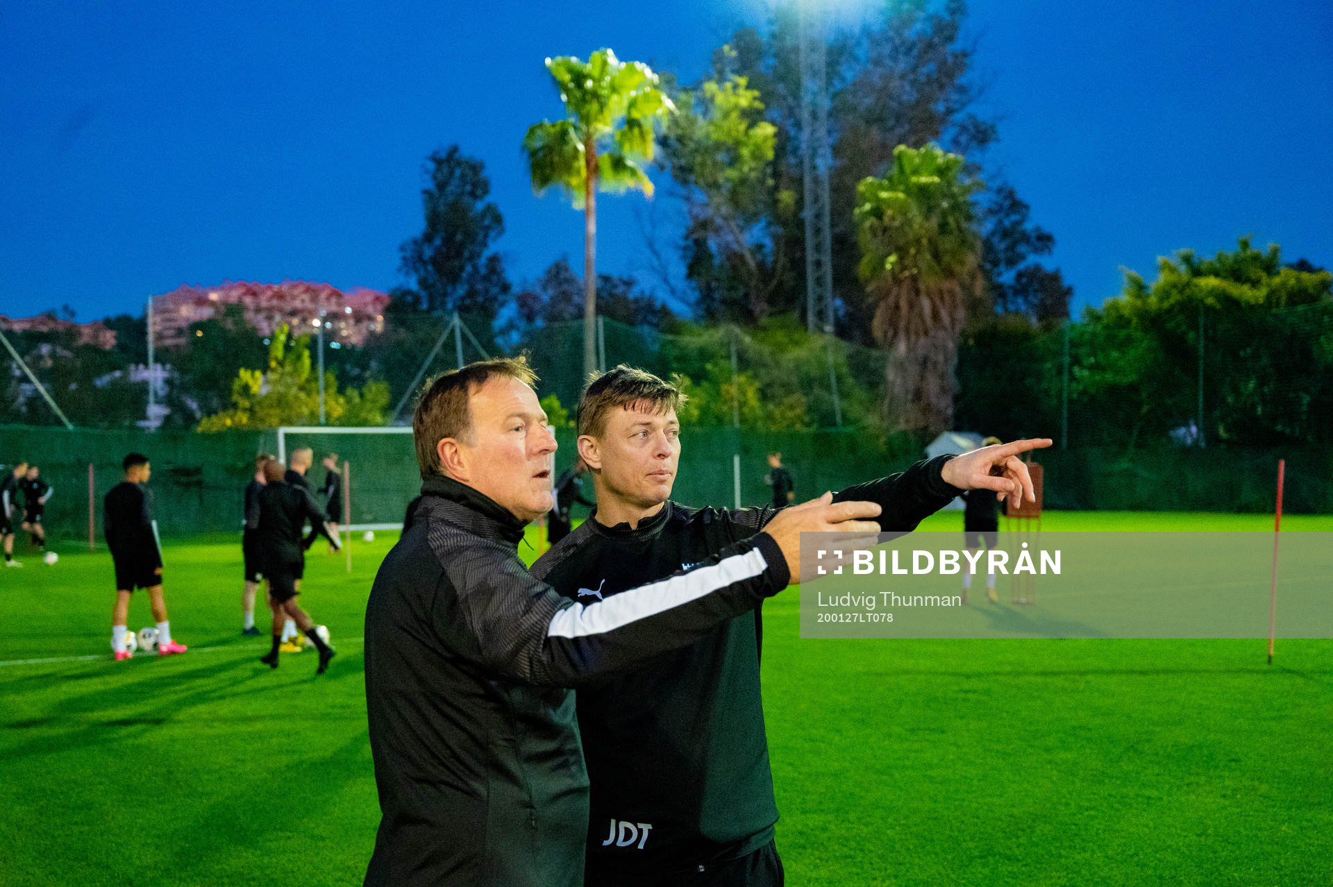 Tränare Jon Dahl Tomasson och assisterande tränare Remy